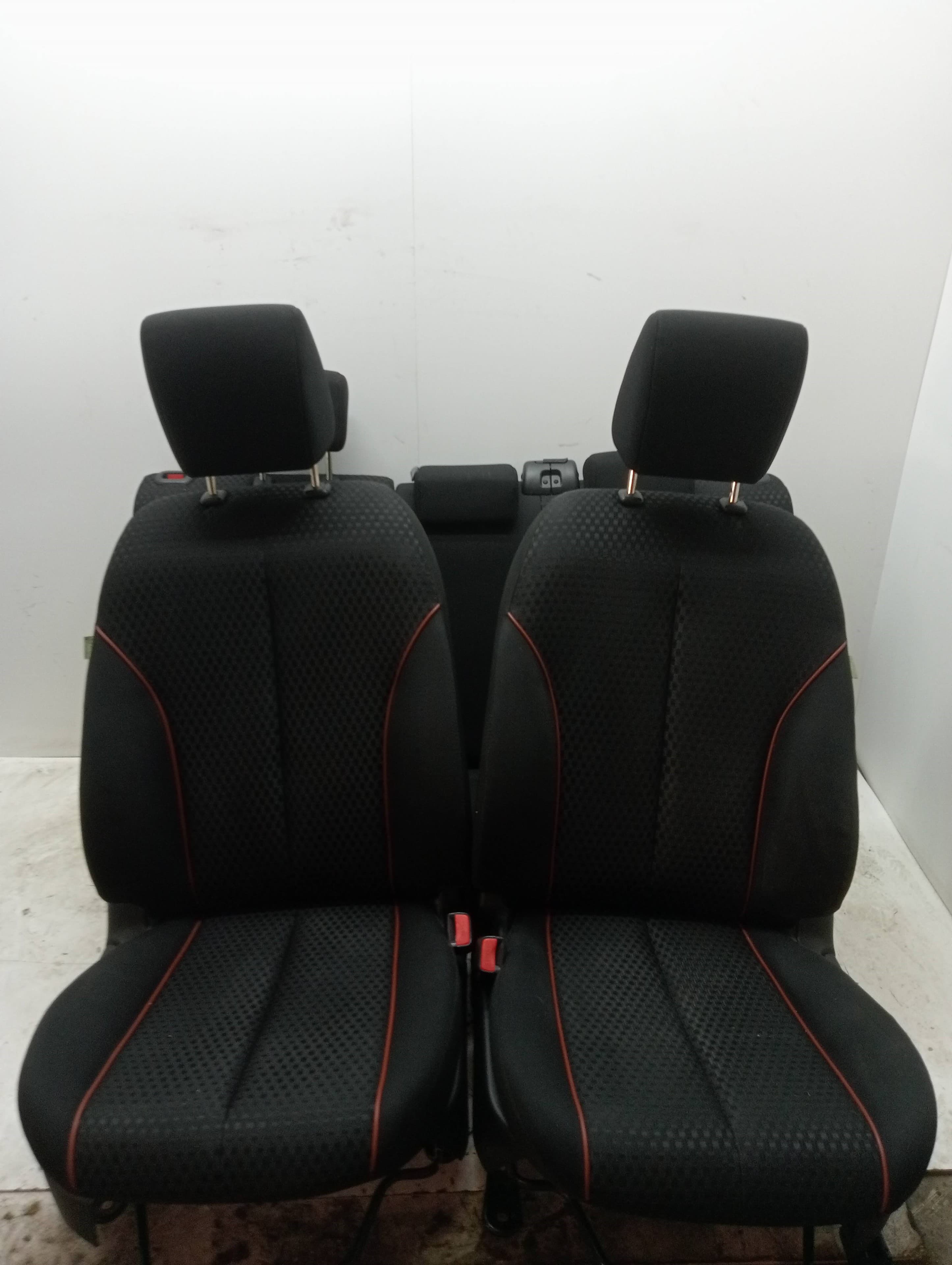 Juego asientos completo MAZDA 2 LIM