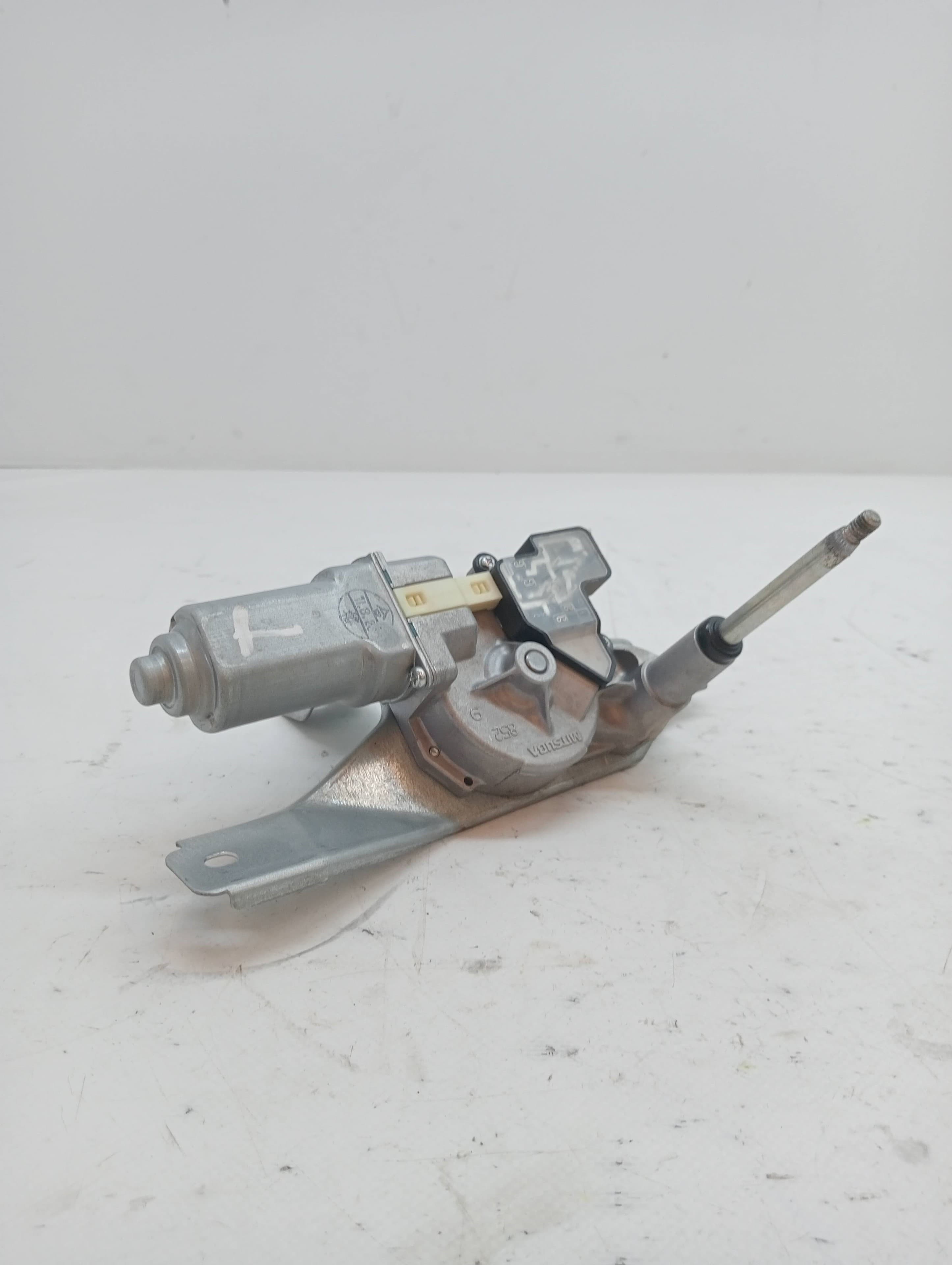 Motor limpia trasero MAZDA 2 LIM 3