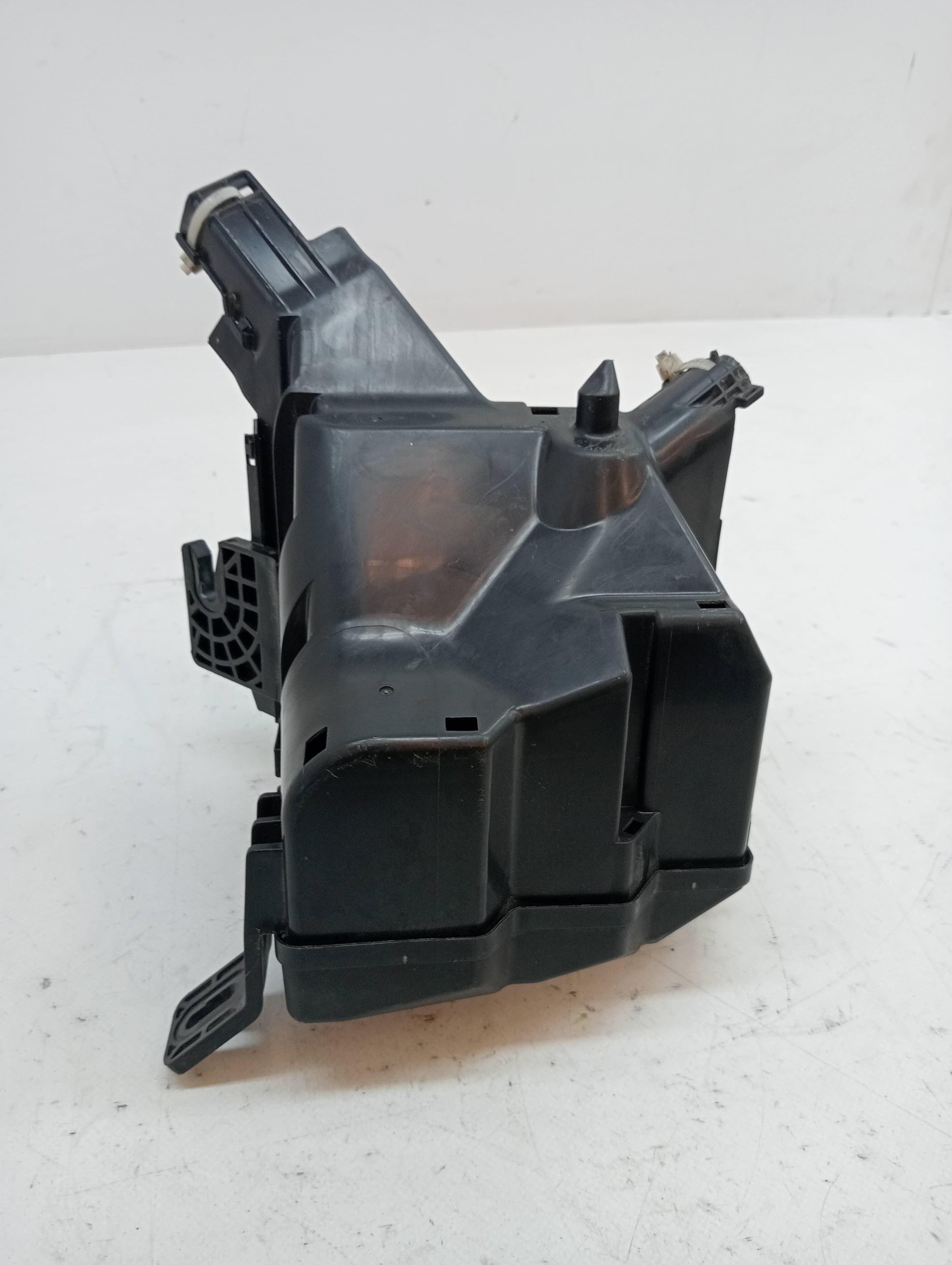 Caja reles / fusibles MAZDA 2 LIM 2