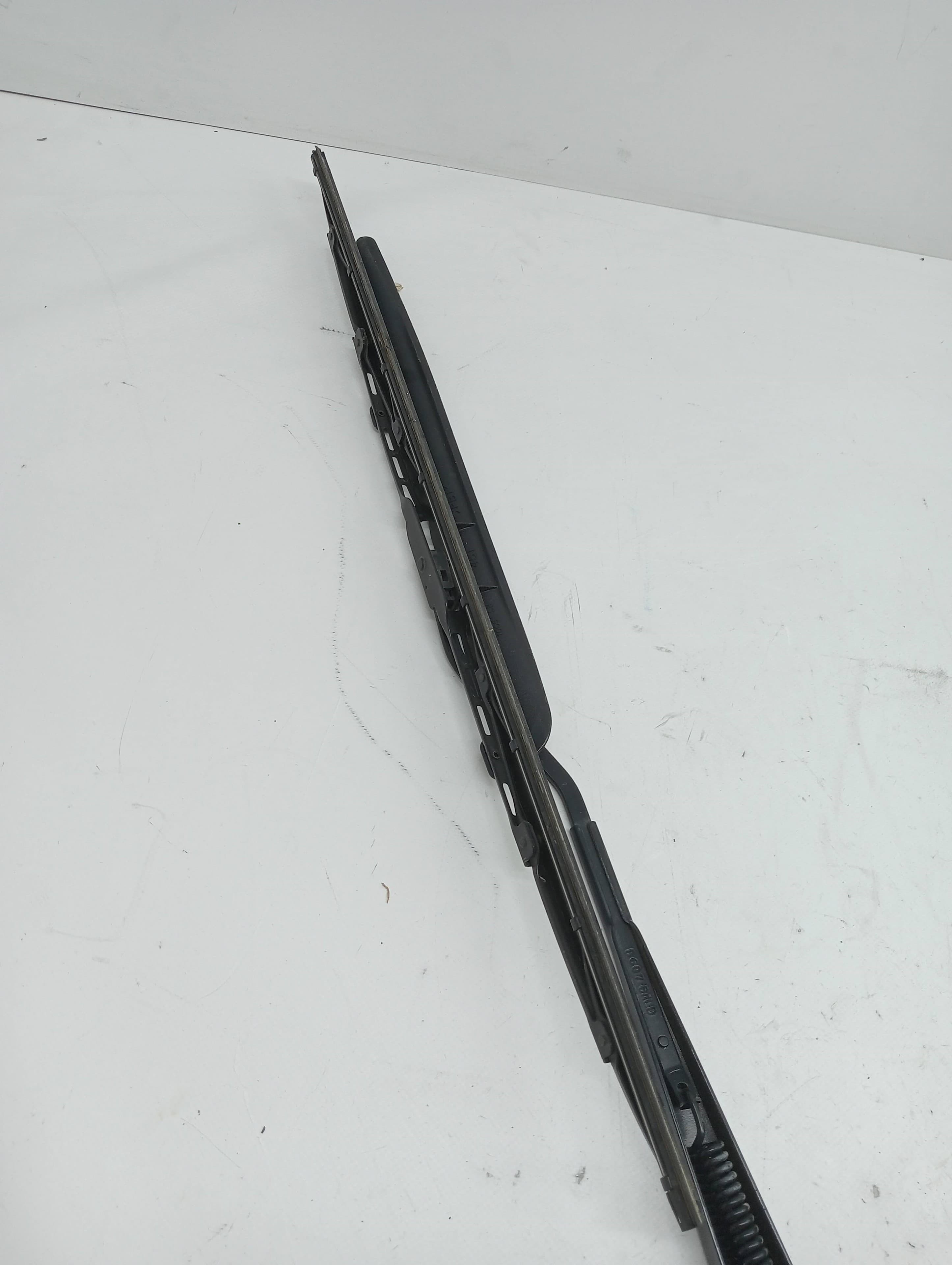 Brazo limpia delantero izquierdo MAZDA 2 LIM 3