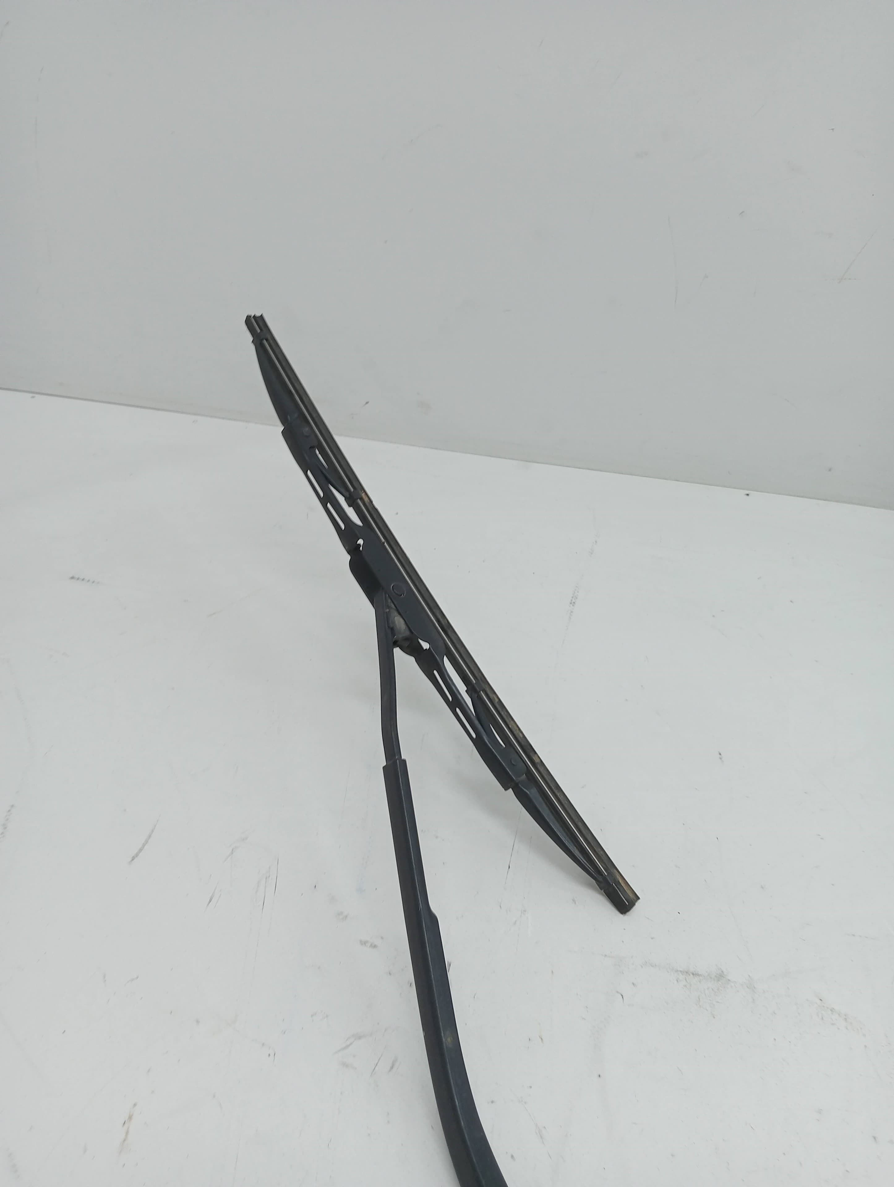 Brazo limpia delantero derecho MAZDA 2 LIM 3