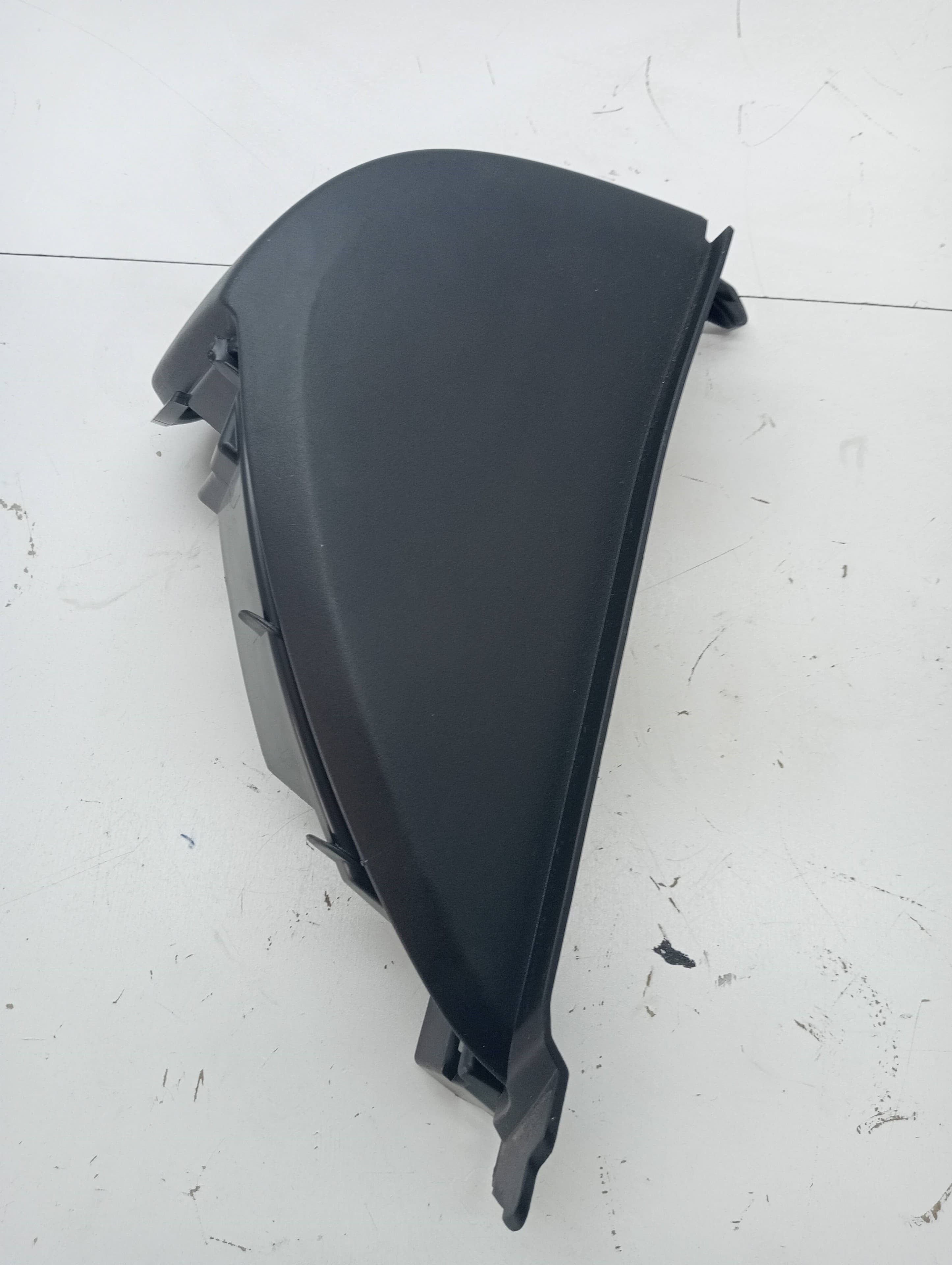 Plastico MAZDA 2 LIM 2