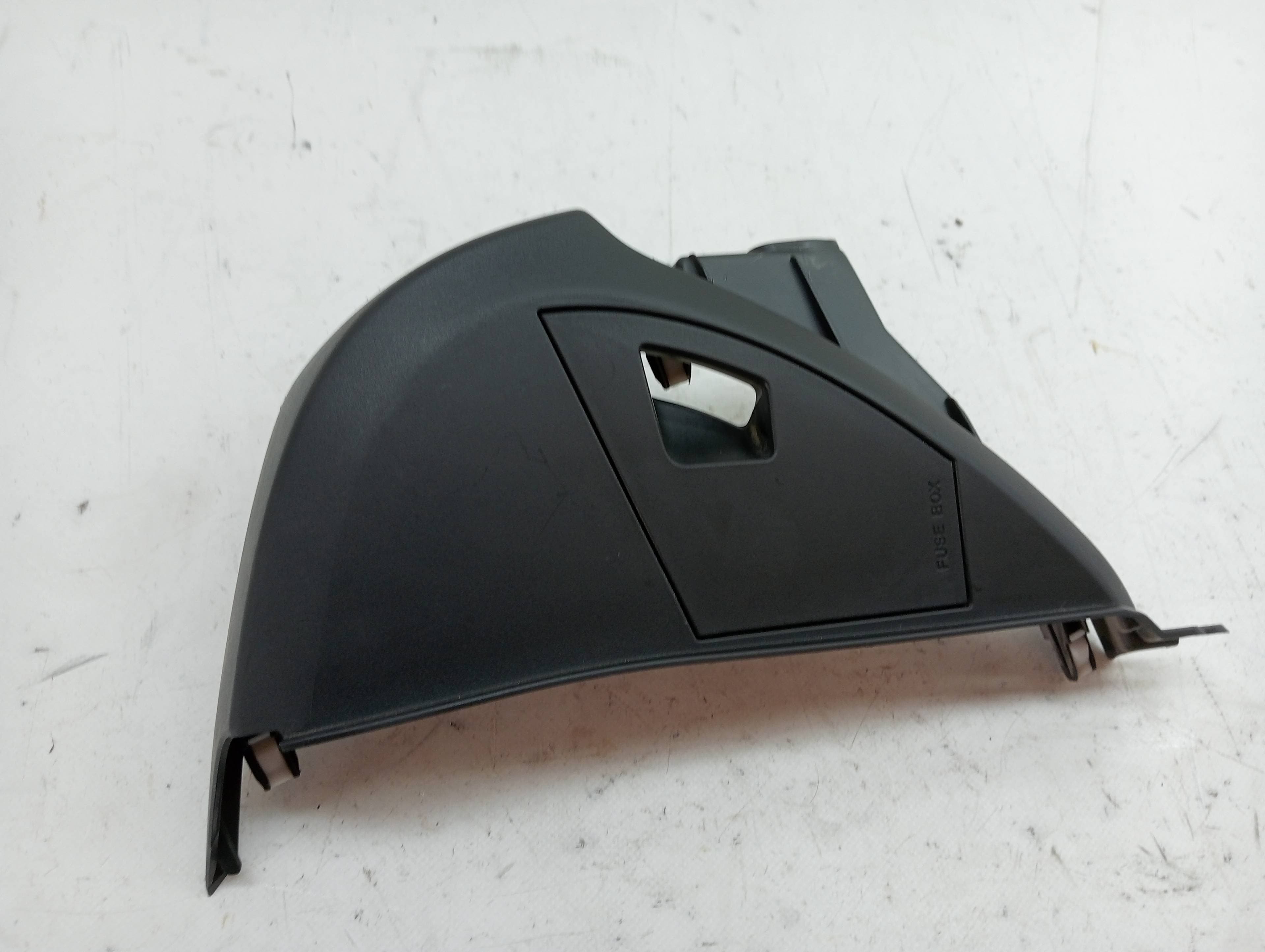 Plastico MAZDA 2 LIM 3