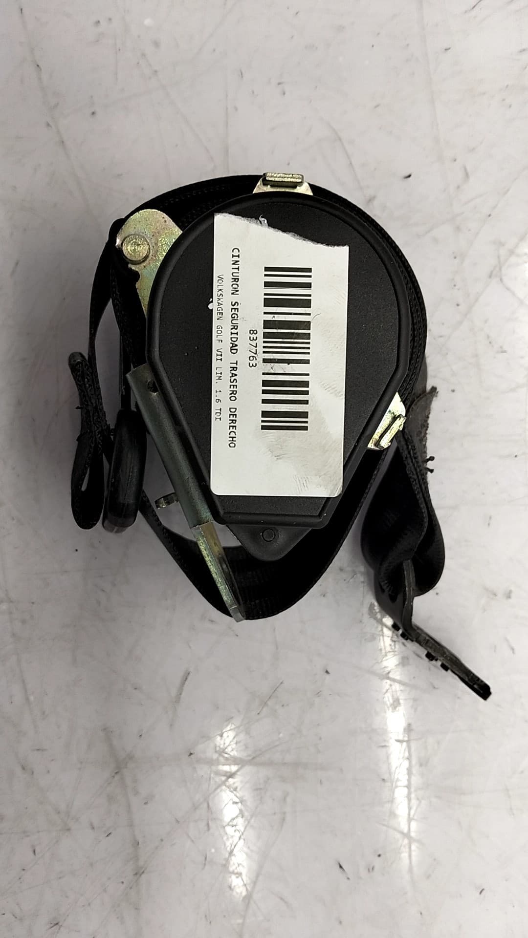 Cinturon seguridad trasero derecho VOLKSWAGEN GOLF VII LIM.