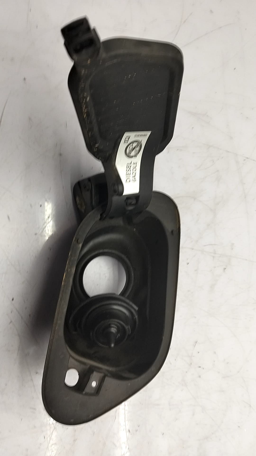 Tapa exterior combustible VOLKSWAGEN GOLF VII LIM. 4