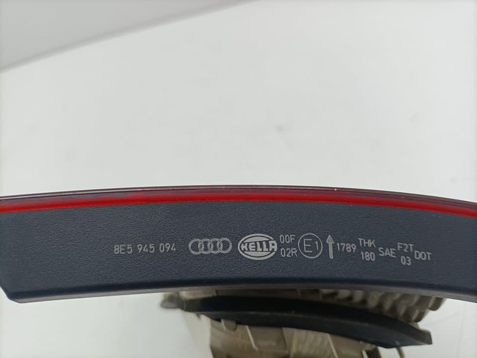 Piloto trasero derecho interior AUDI A4 BERLINA (8E) 2