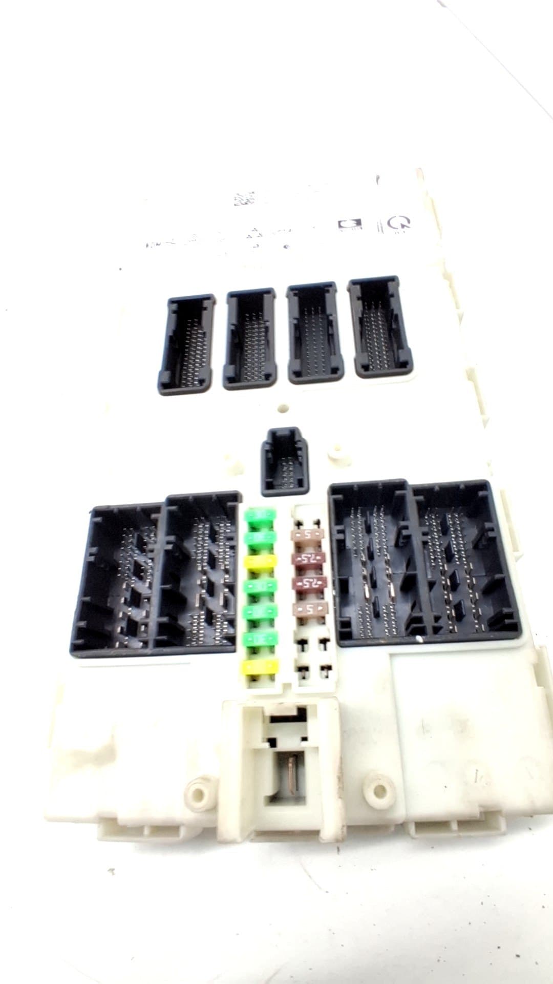 Caja reles / fusibles MINI