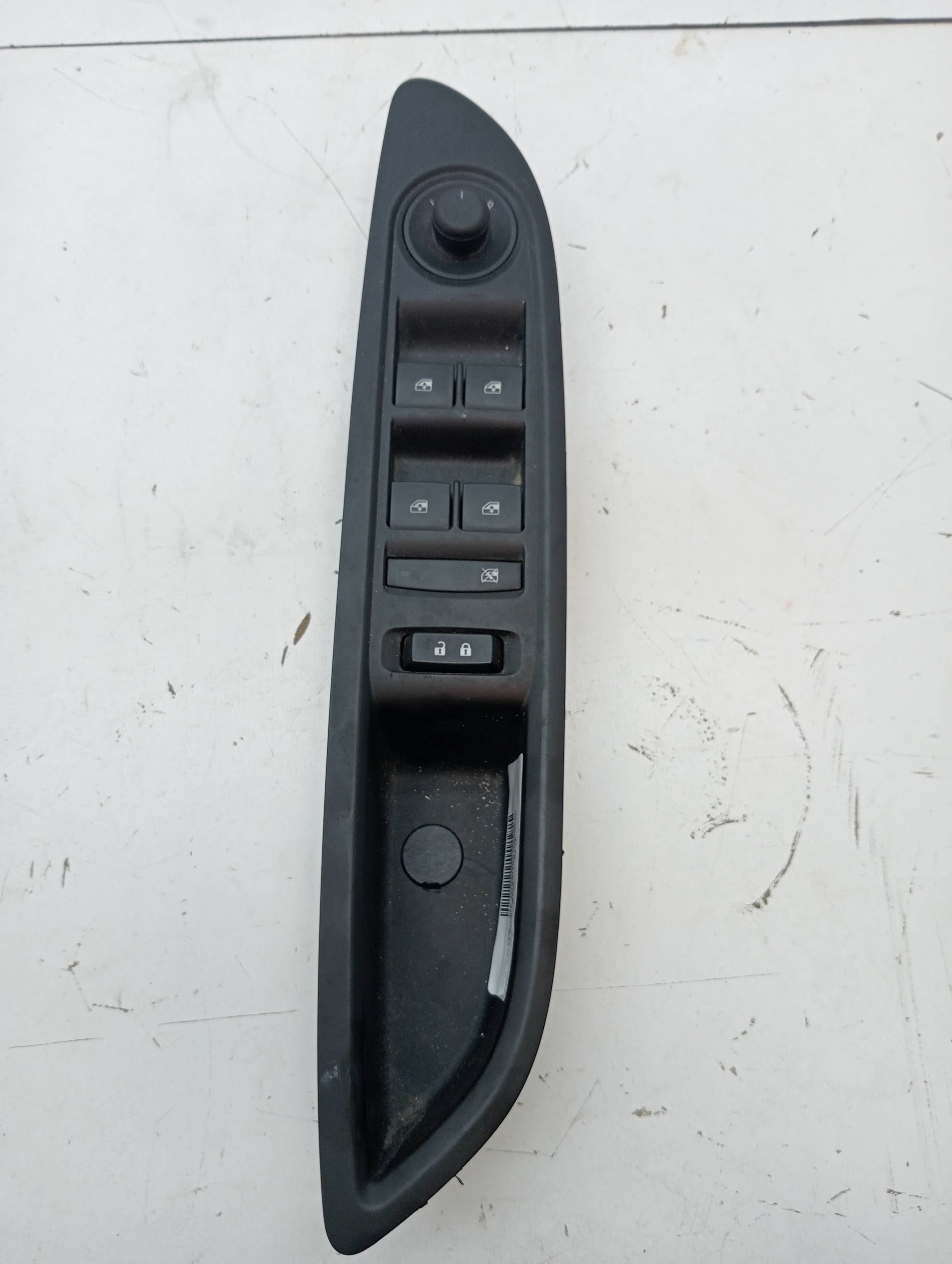 Mando elevalunas delantero izquierdo OPEL MOKKA / MOKKA X (J13)