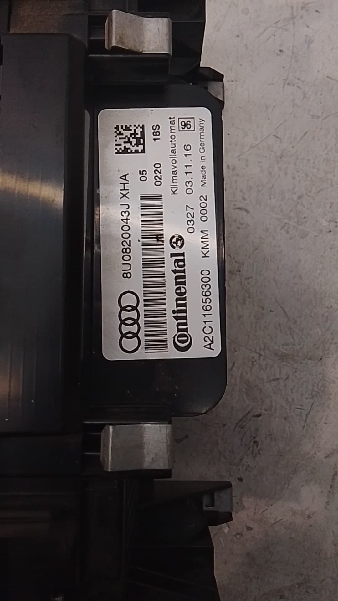 Recambio AUDI Q3 (8U) ref. 8U0820043J 3