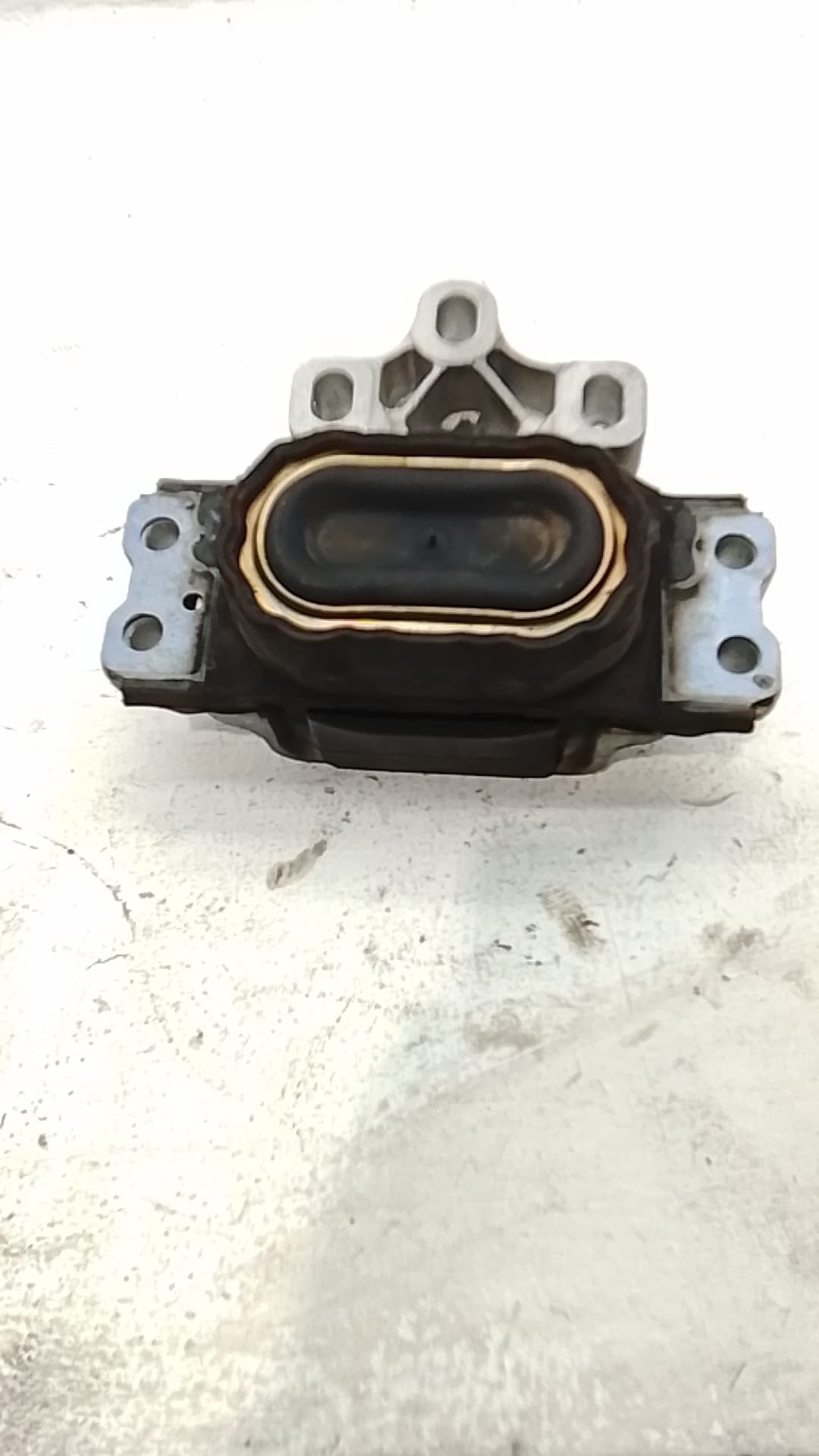 Soporte motor izquierdo AUDI Q3 (8U) 2