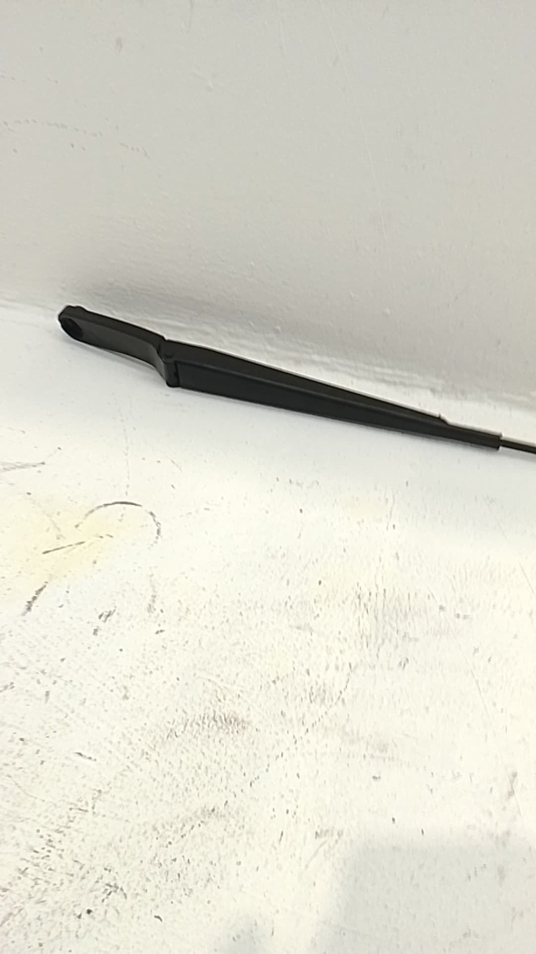 Brazo limpia delantero izquierdo AUDI Q3 (8U) 2