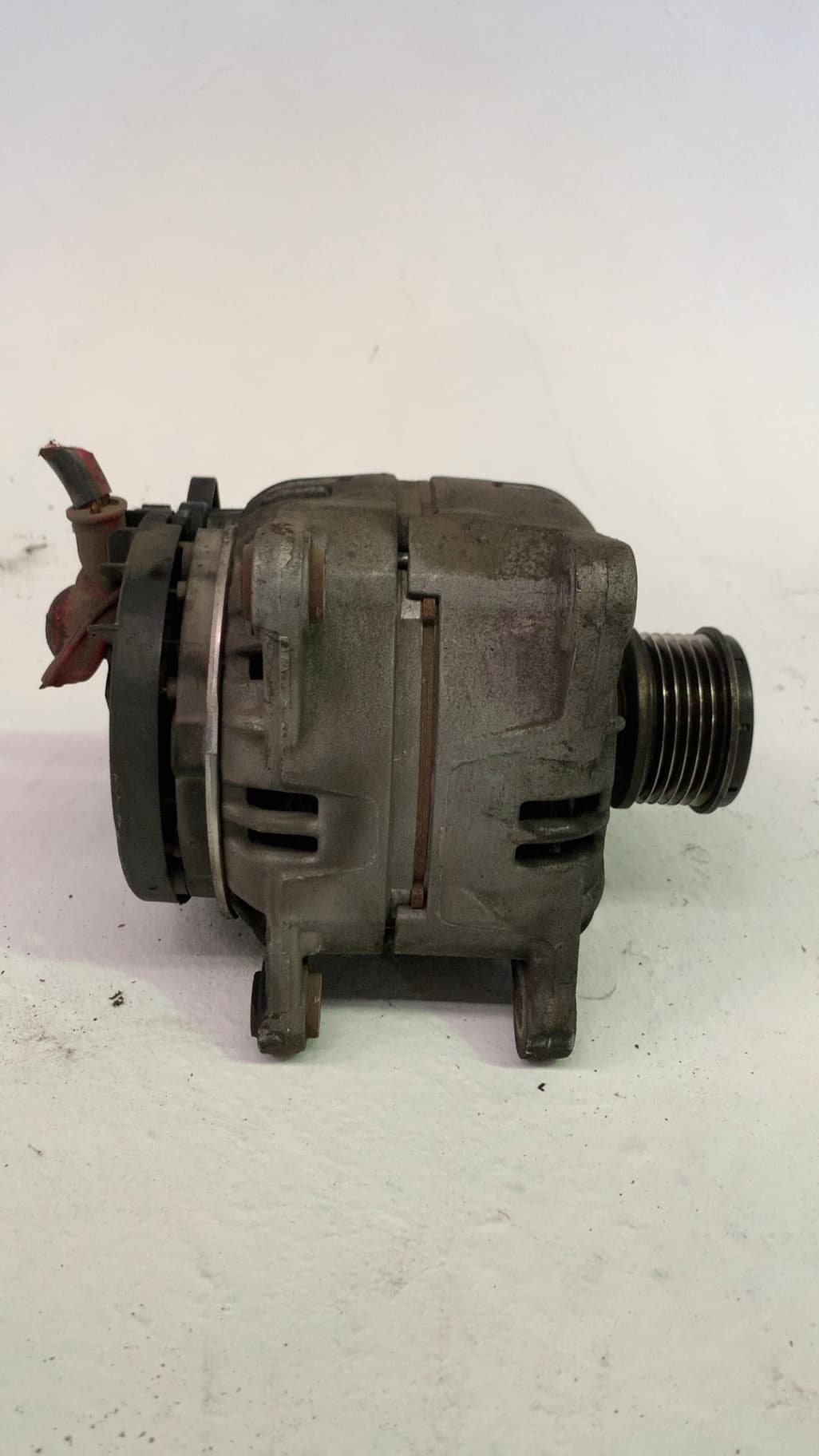 Alternador NISSAN NV 200 (M20) 2