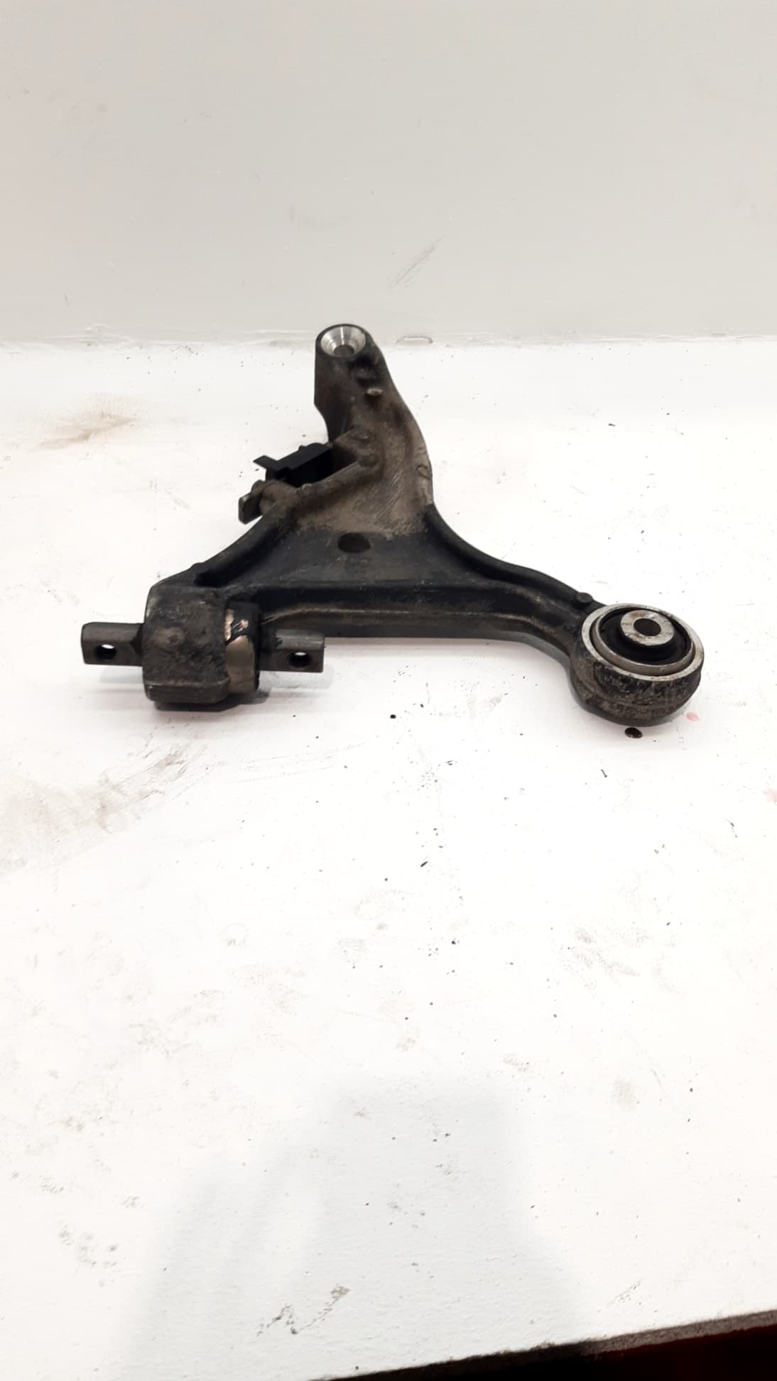 Brazo suspension inferior delantero izquierdo VOLVO S60 BERLINA 2