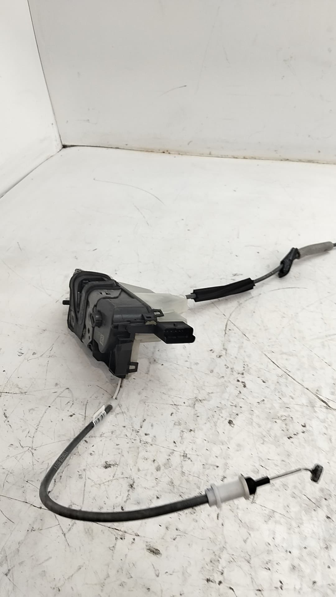 Cerradura puerta delantera izquierda OPEL CORSA F 2