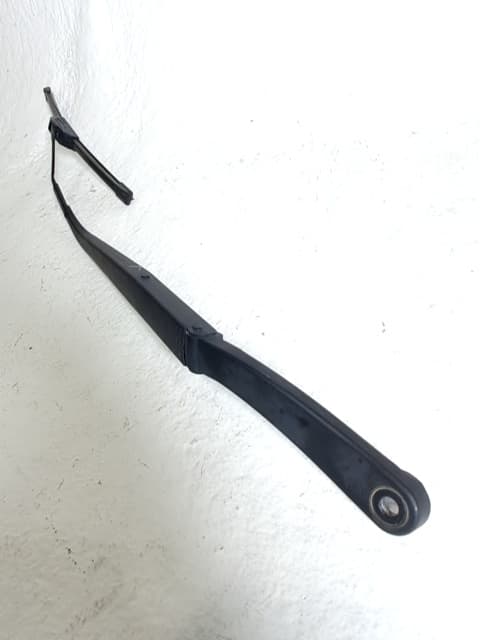 Brazo limpia delantero derecho CHEVROLET CAPTIVA