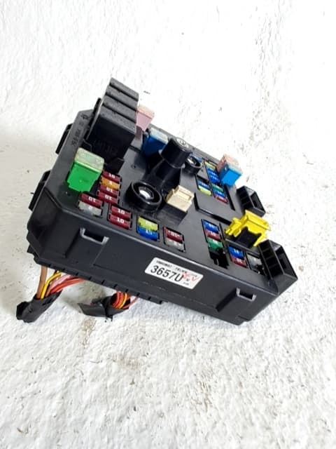 Caja reles / fusibles CHEVROLET CAPTIVA 4