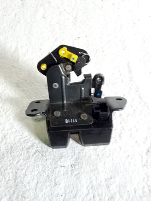 Cerradura maletero / porton CHEVROLET CAPTIVA 3