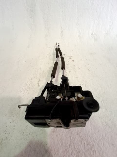 Cerradura puerta trasera izquierda CHEVROLET CAPTIVA 2