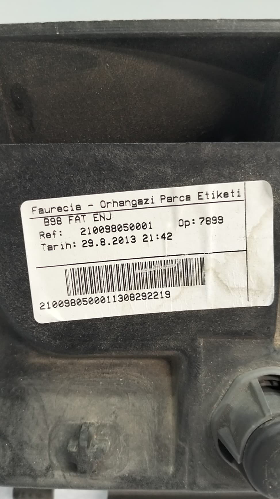Recambio RENAULT CAPTUR ref. 210098050001 2