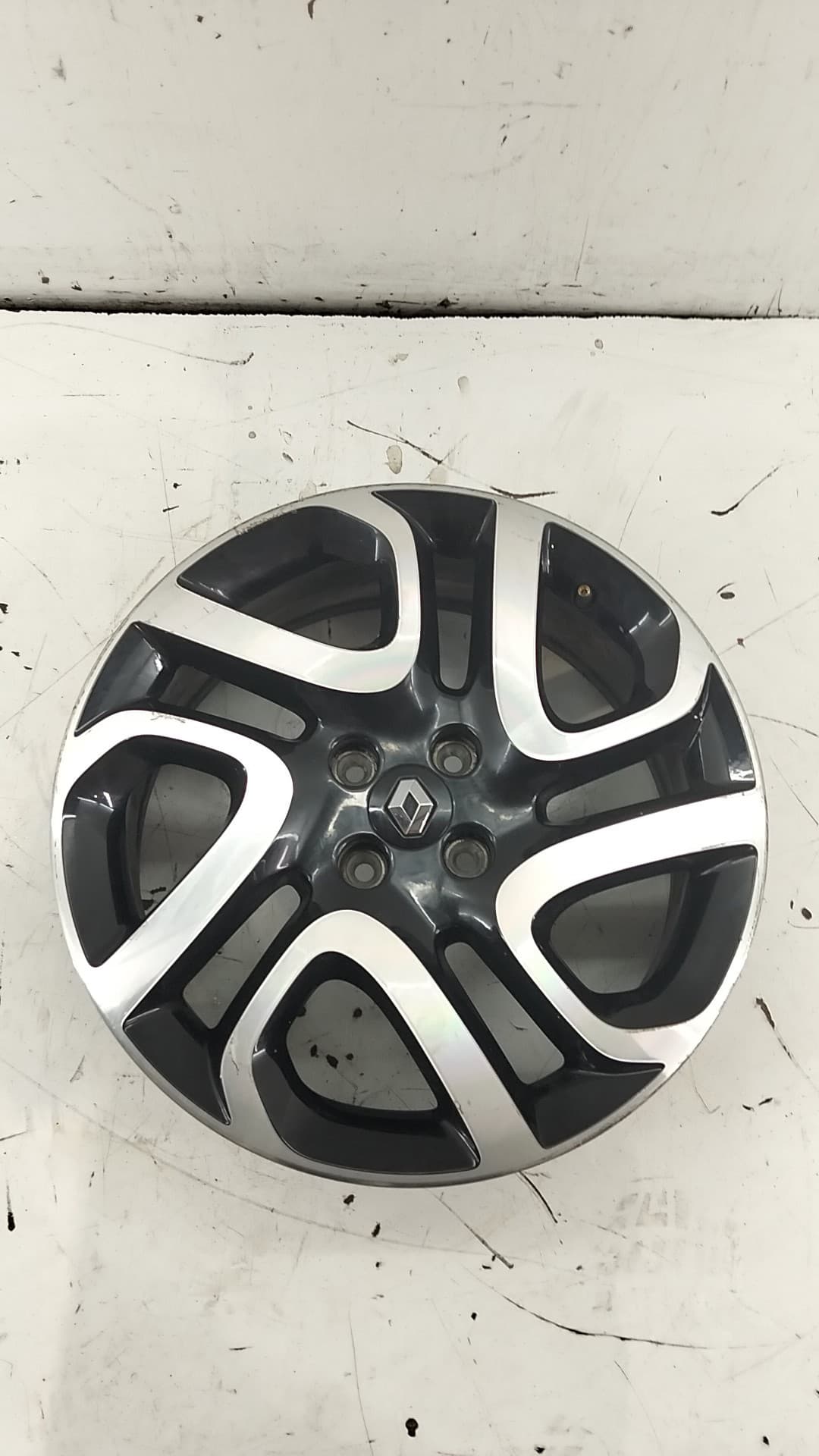 Llanta RENAULT CAPTUR 4