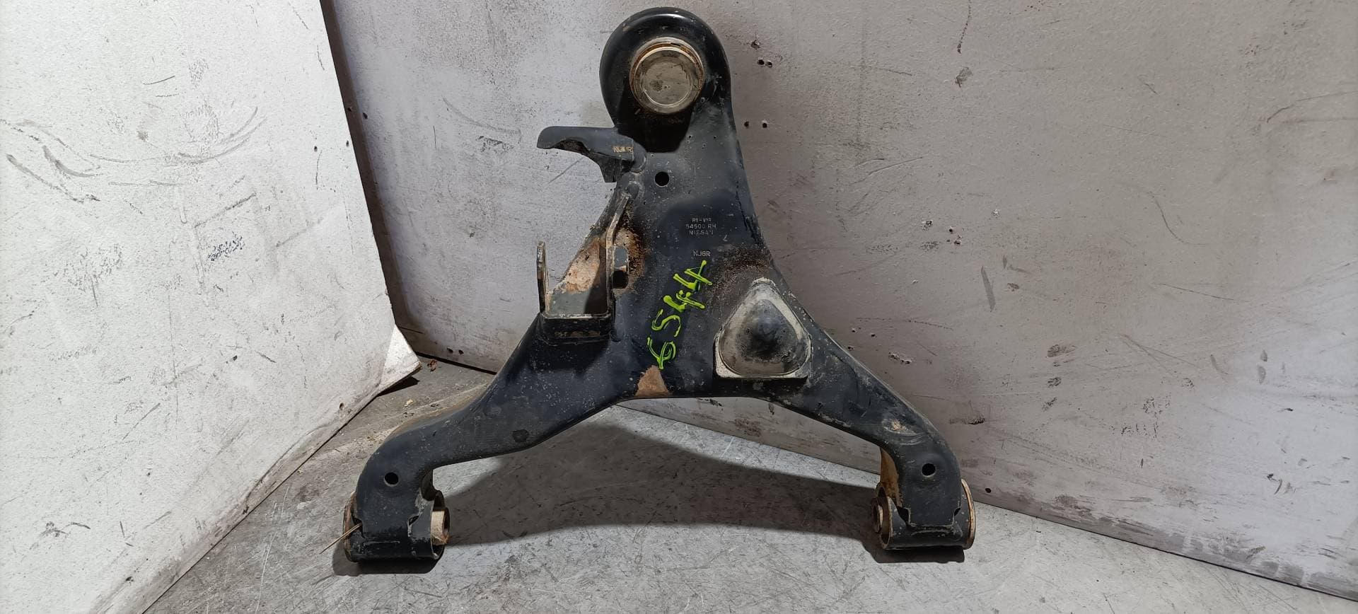 Brazo suspension inferior delantero derecho NISSAN NAVARA PICK-UP (D40M)
