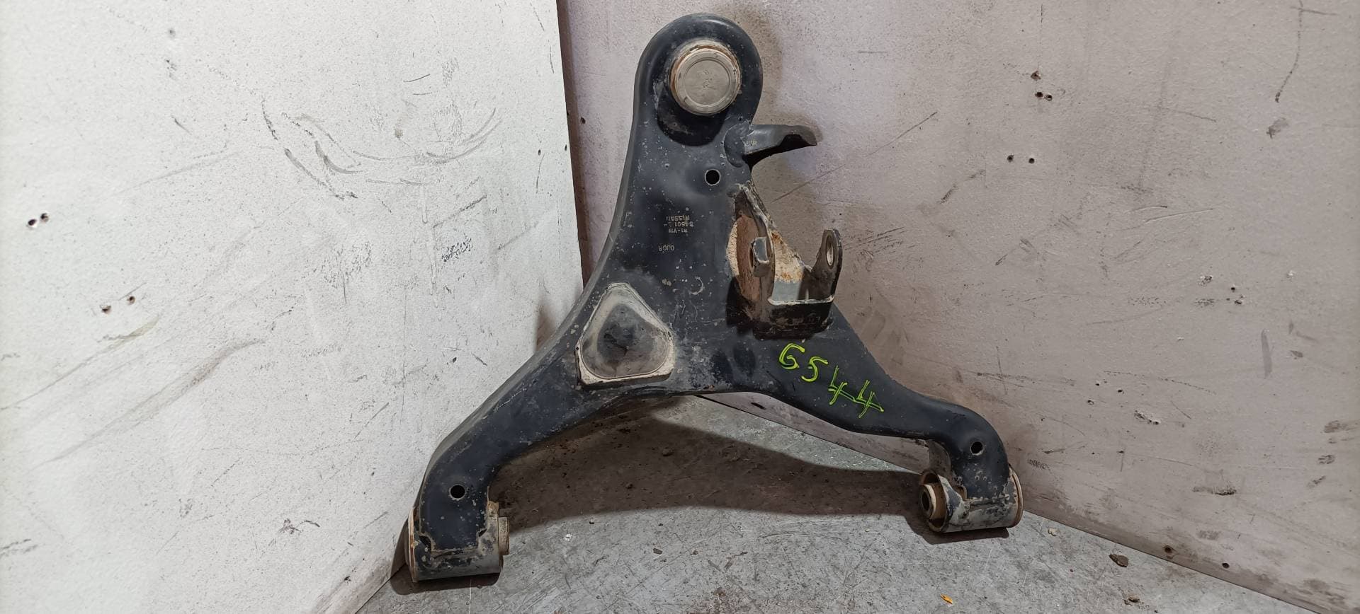 Brazo suspension inferior delantero izquierdo NISSAN NAVARA PICK-UP (D40M)