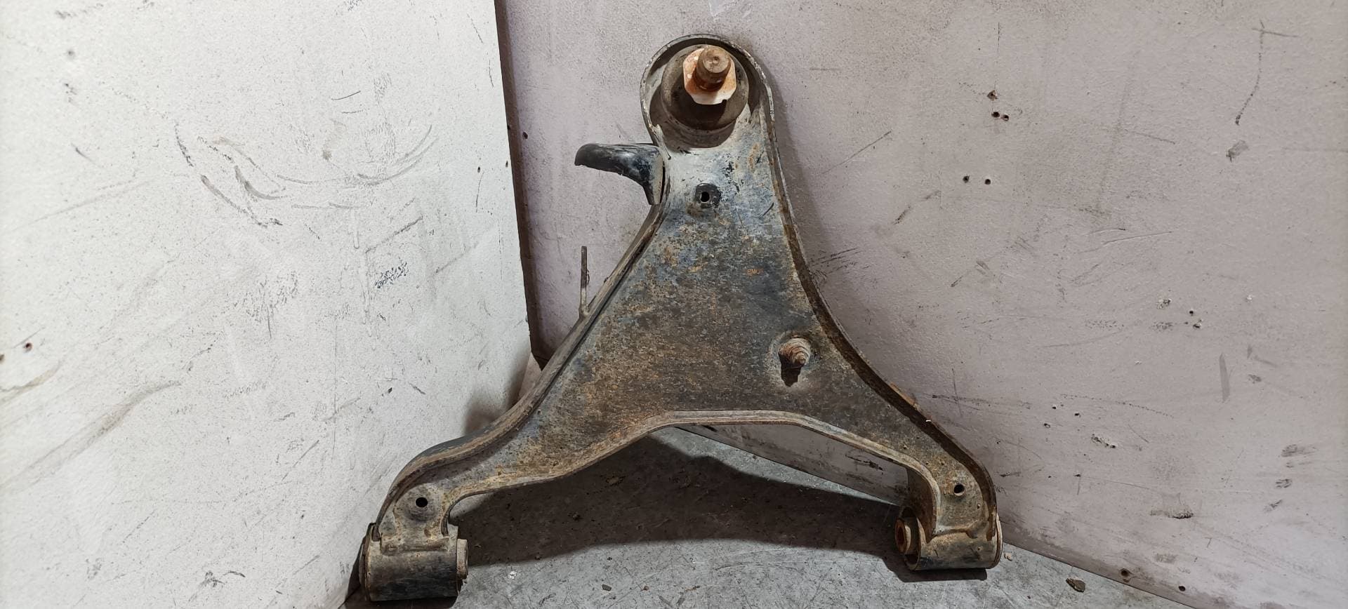Brazo suspension inferior delantero izquierdo NISSAN NAVARA PICK-UP (D40M) 5