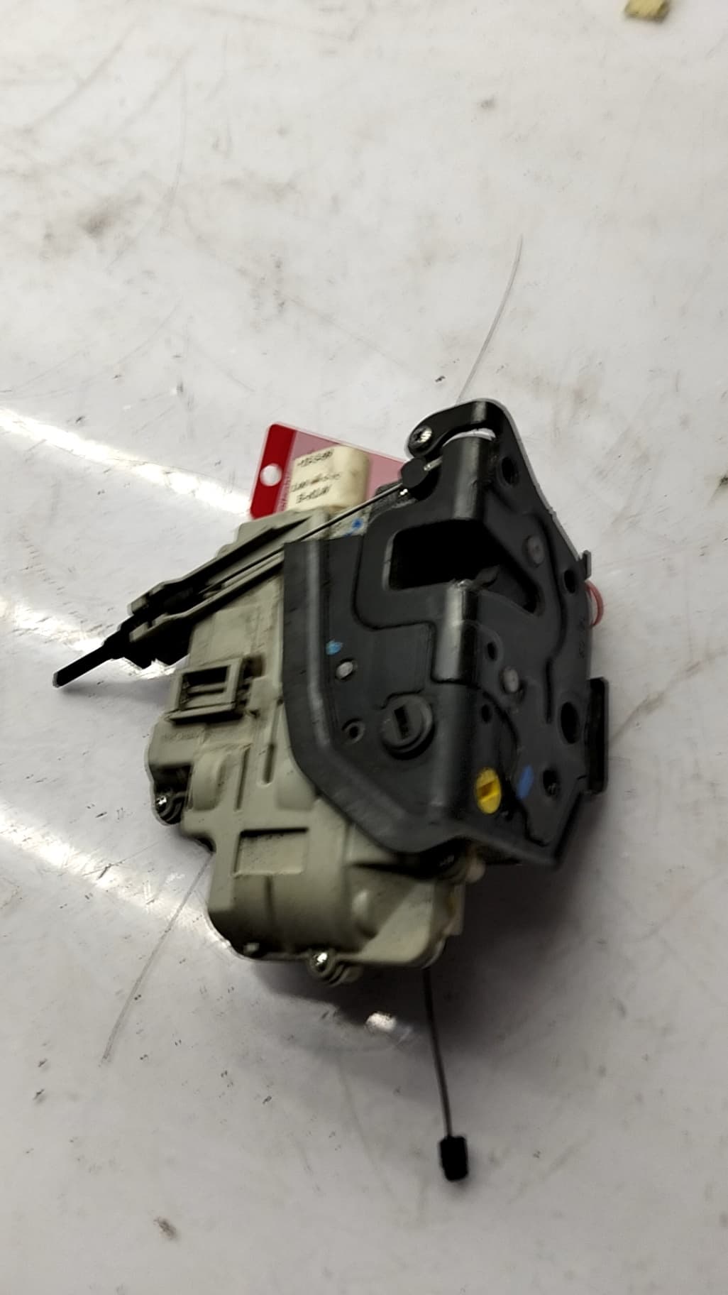 Cerradura puerta trasera izquierda SEAT ALTEA (5P1) 4
