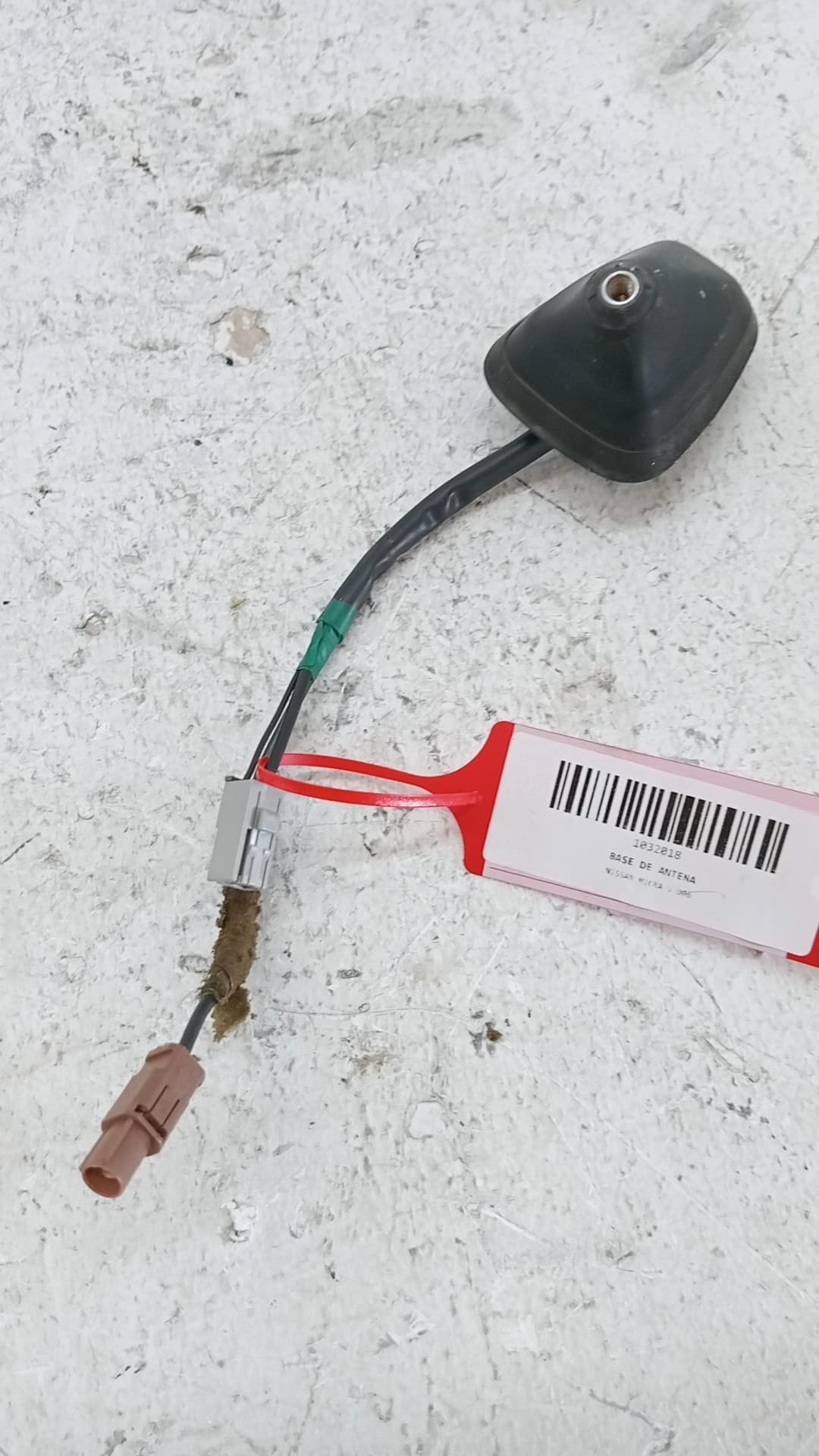 Base de antena NISSAN MICRA V