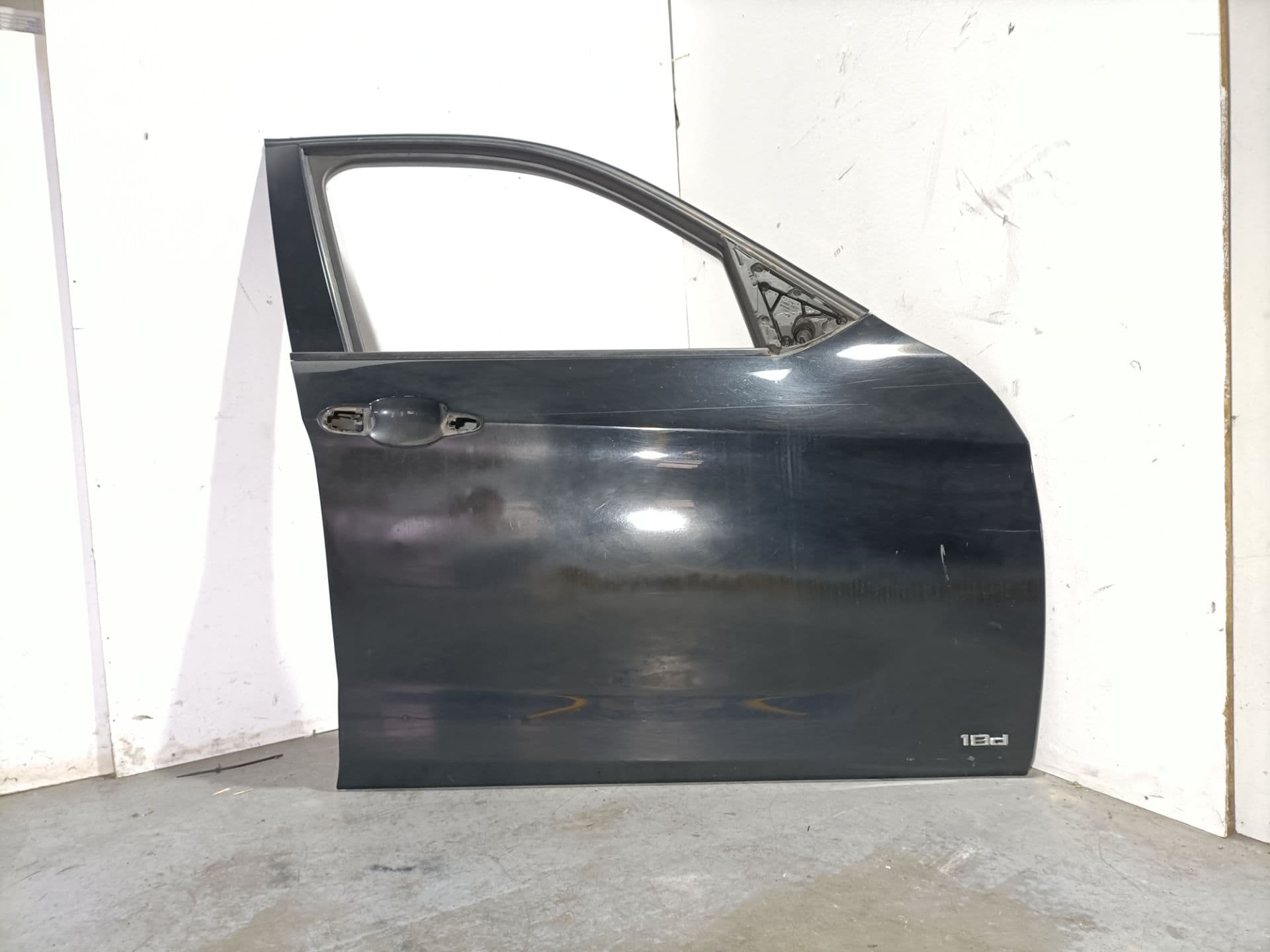 Puerta delantera derecha BMW X1 (E84)