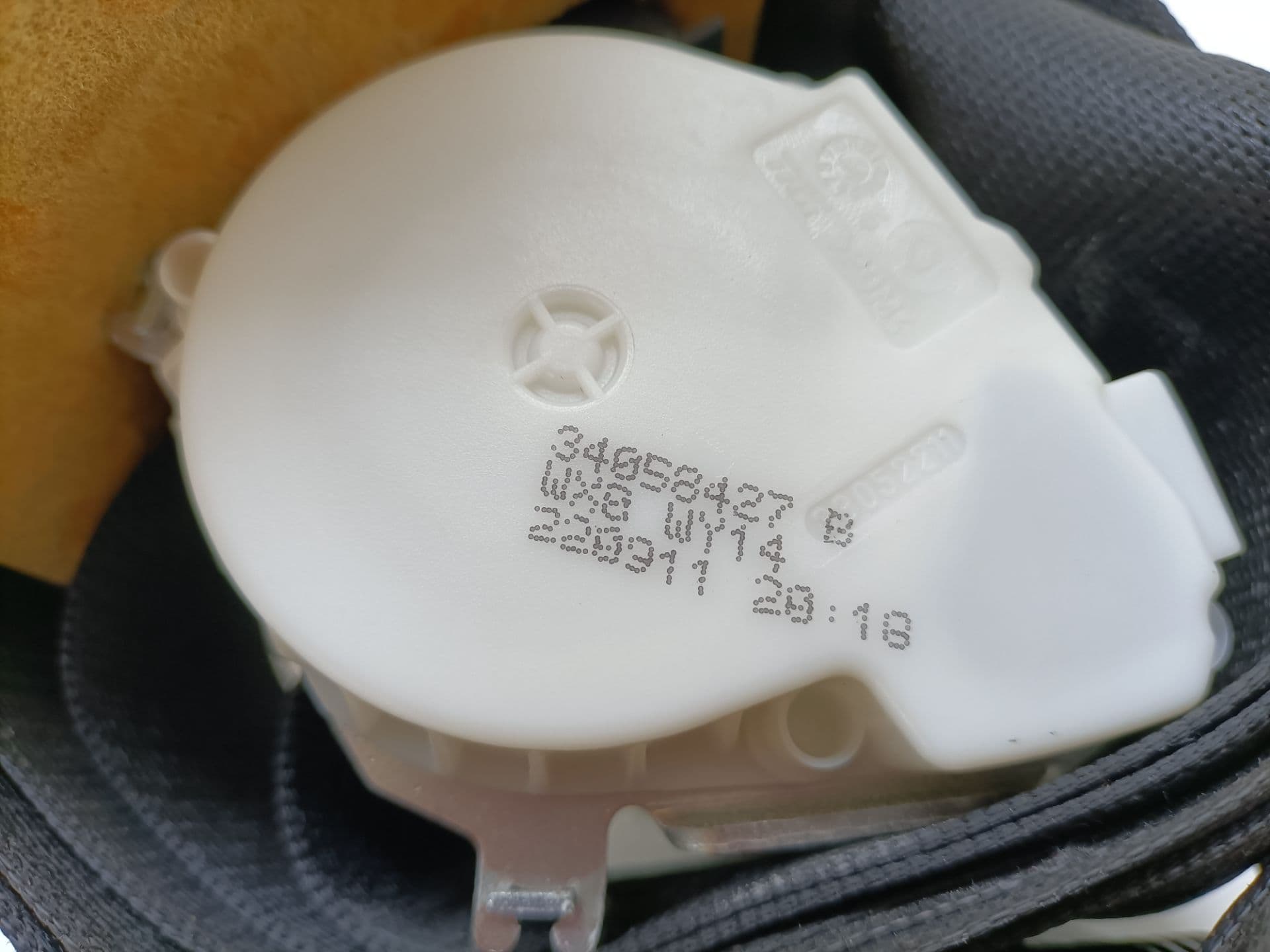 Cinturon seguridad delantero izquierdo BMW X1 (E84) 3