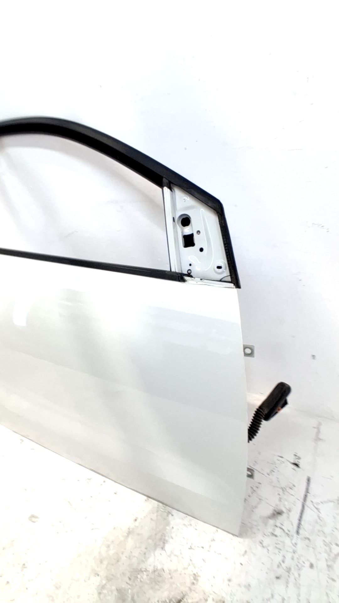Puerta delantera derecha VOLKSWAGEN POLO (6R1) 3