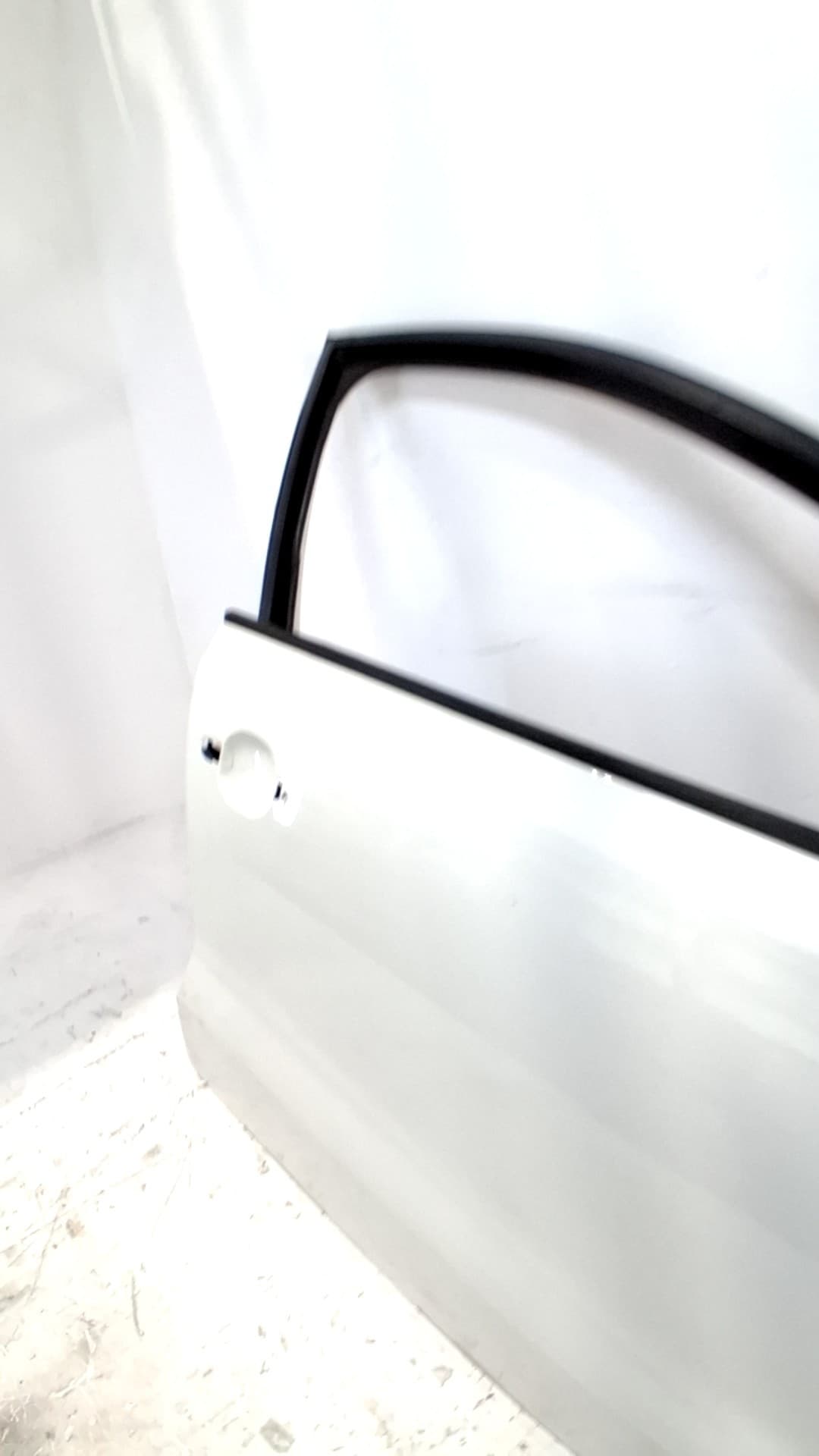 Puerta delantera derecha VOLKSWAGEN POLO (6R1) 2