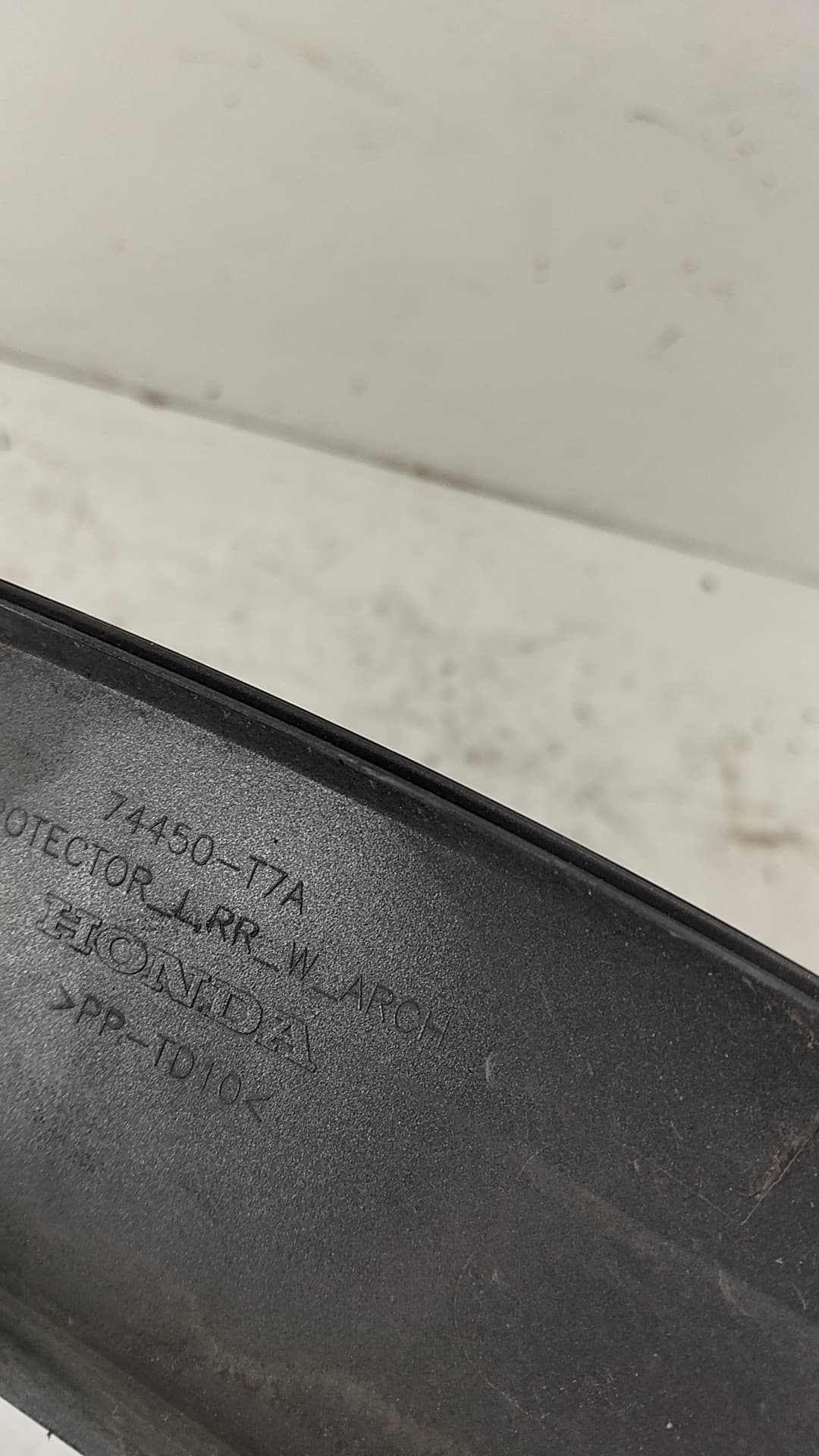 Aletin trasero izquierdo HONDA HR-V (..) 2