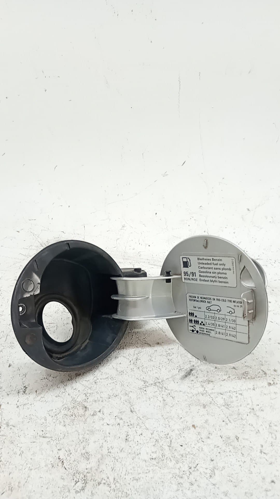 Tapa exterior combustible SEAT IBIZA (6L1) 3
