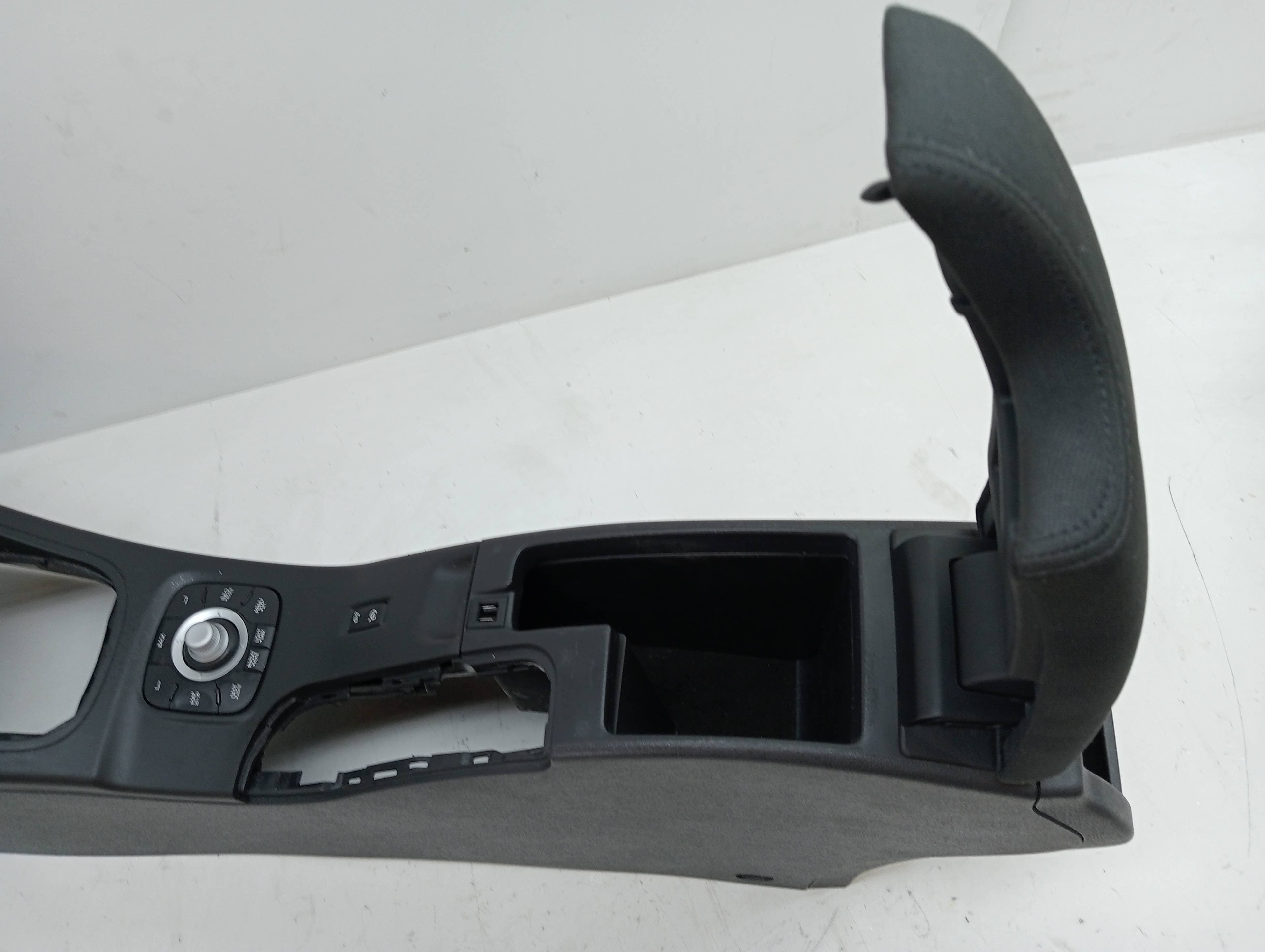 Consola central RENAULT MEGANE III BERLINA 5 P 2