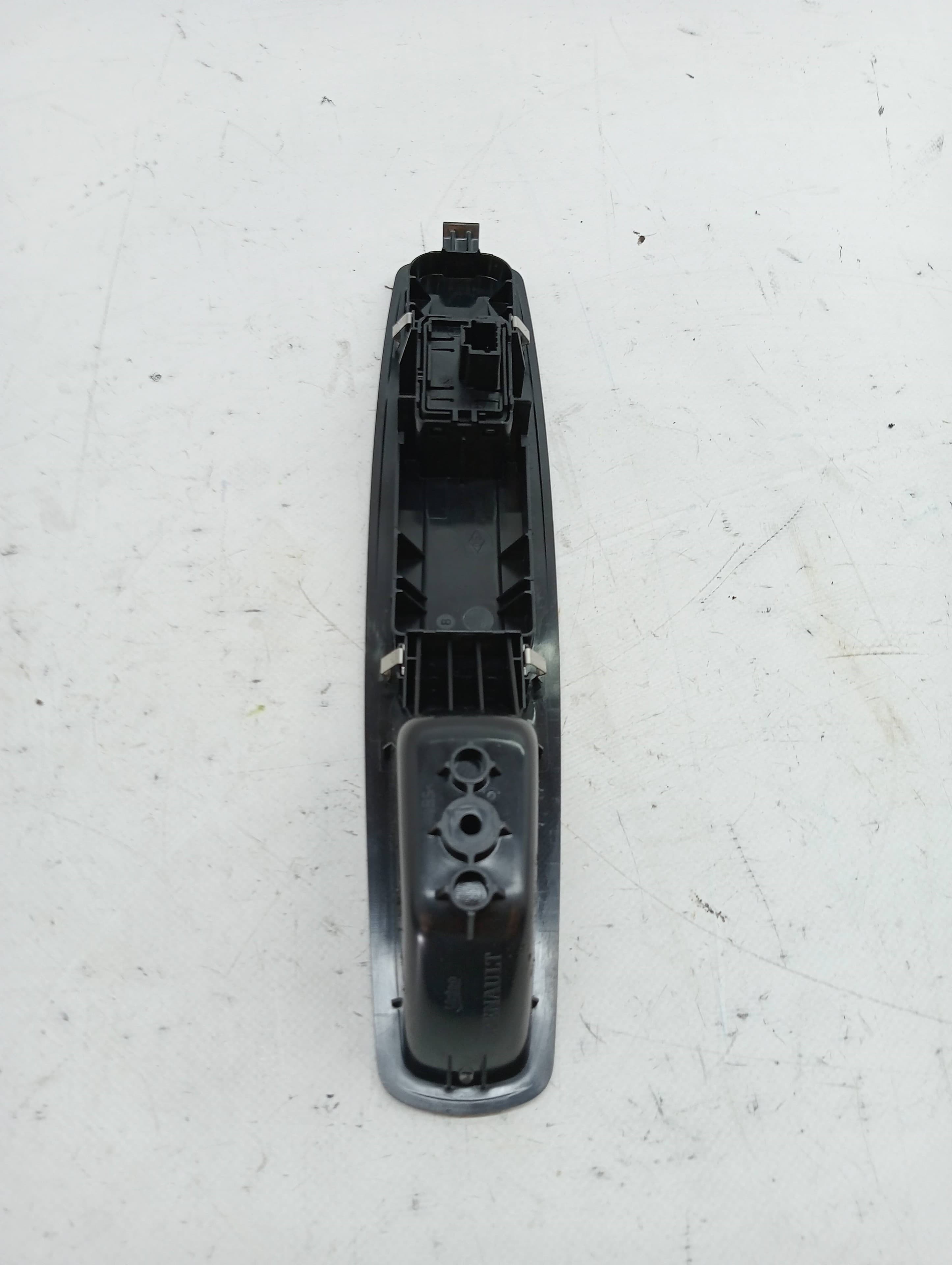 Mando elevalunas delantero derecho RENAULT MEGANE III BERLINA 5 P