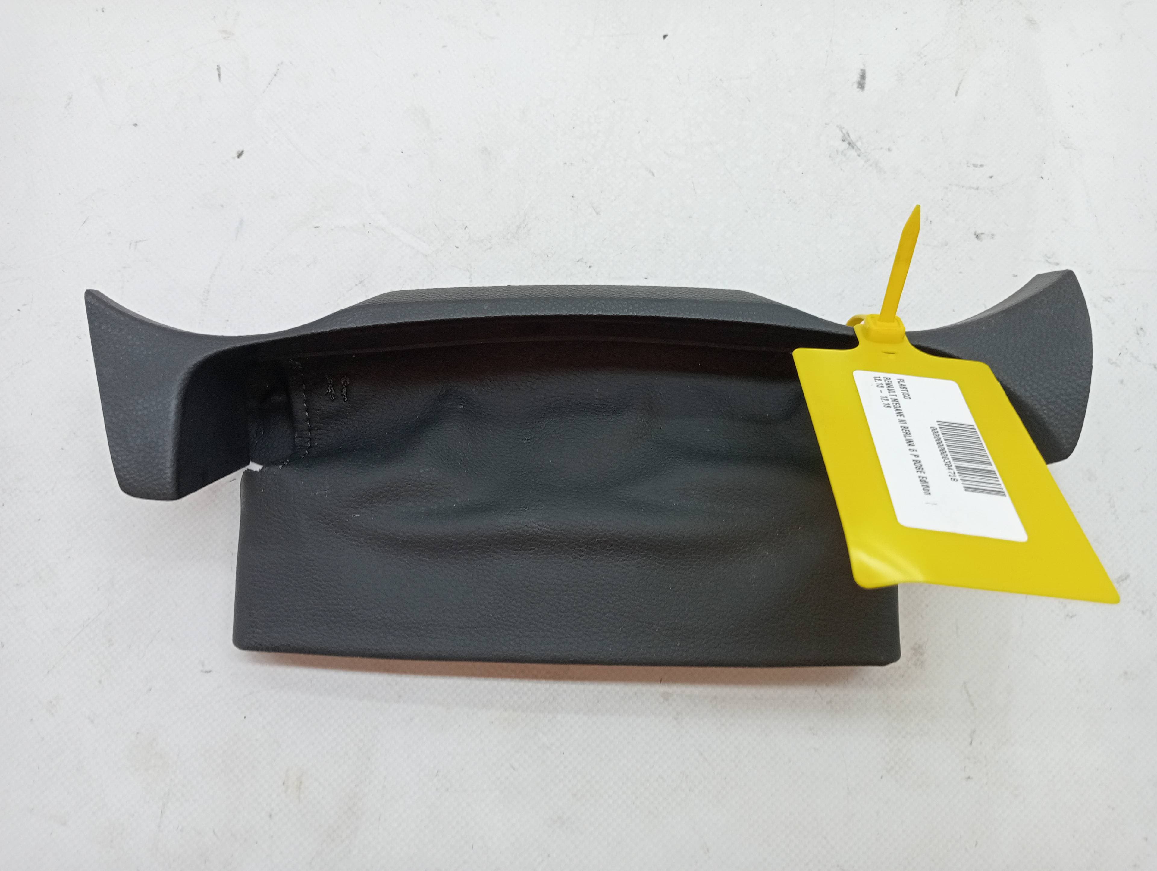 Plastico RENAULT MEGANE III BERLINA 5 P