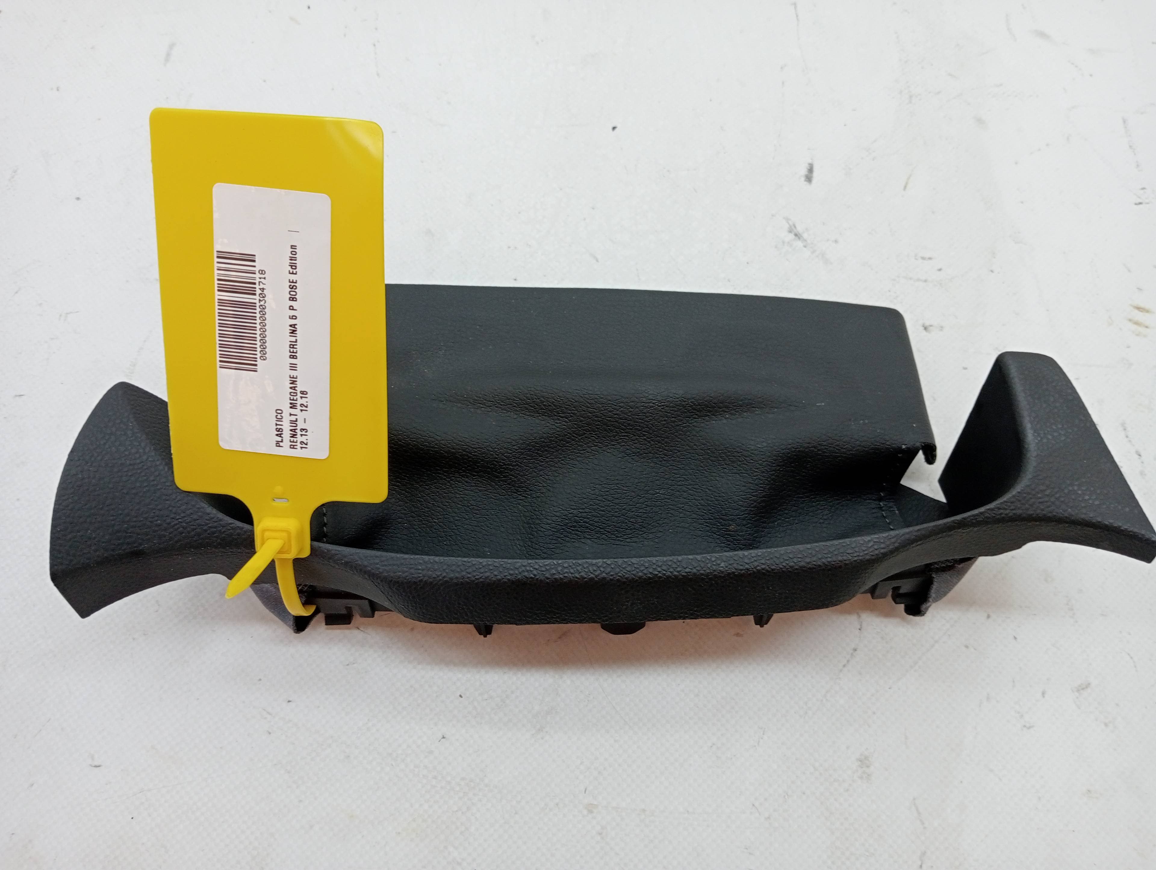 Plastico RENAULT MEGANE III BERLINA 5 P 3