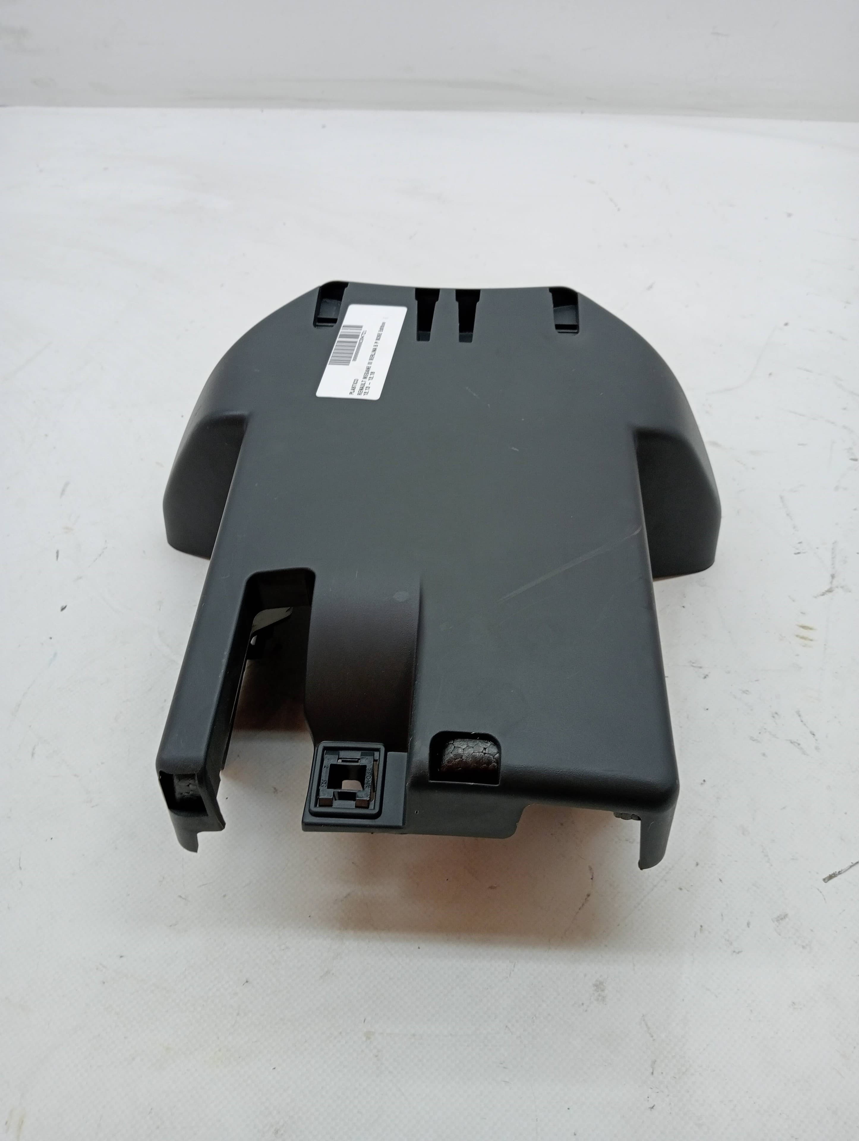 Plastico RENAULT MEGANE III BERLINA 5 P 3
