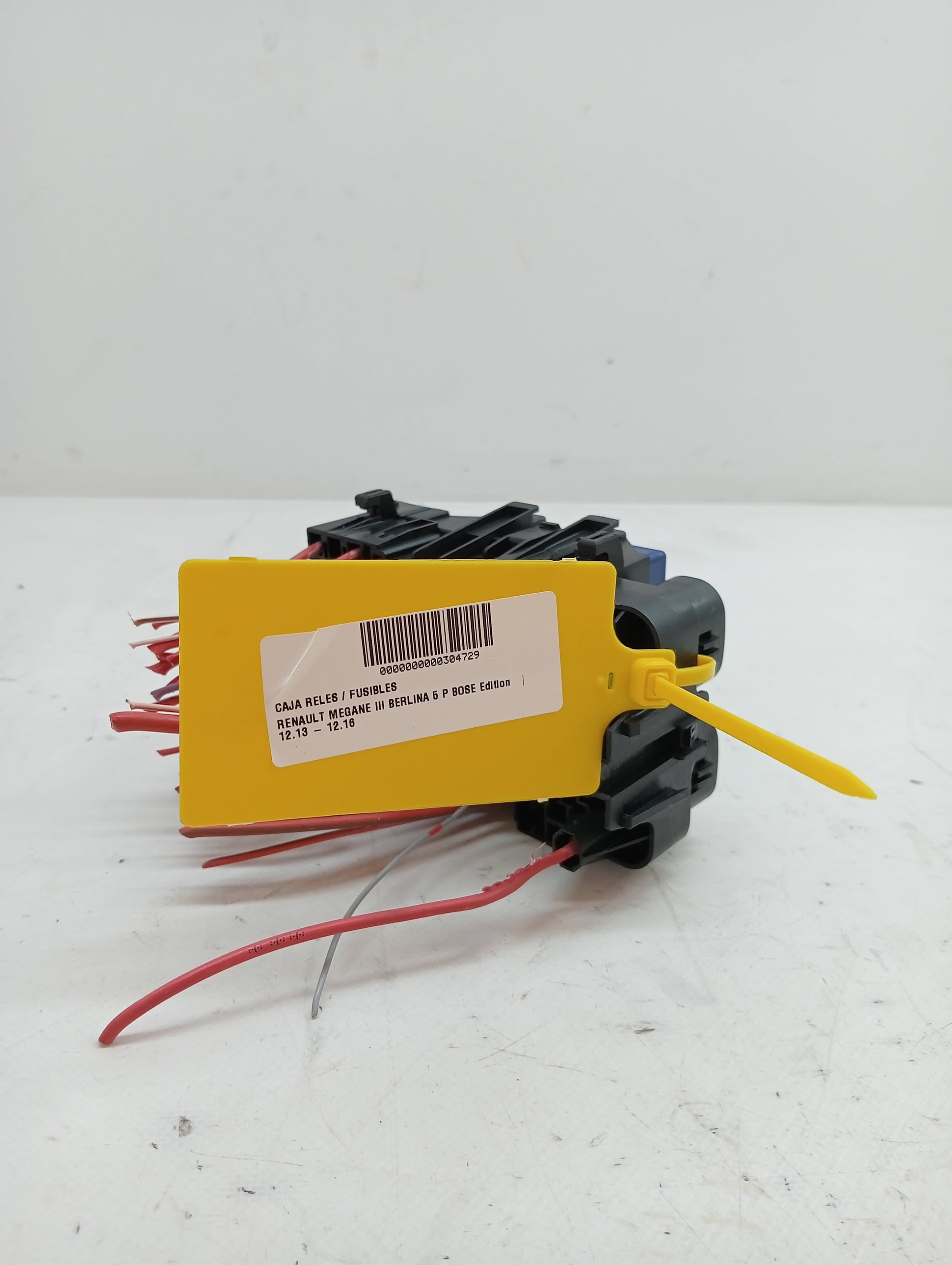 Caja reles / fusibles RENAULT MEGANE III BERLINA 5 P 3
