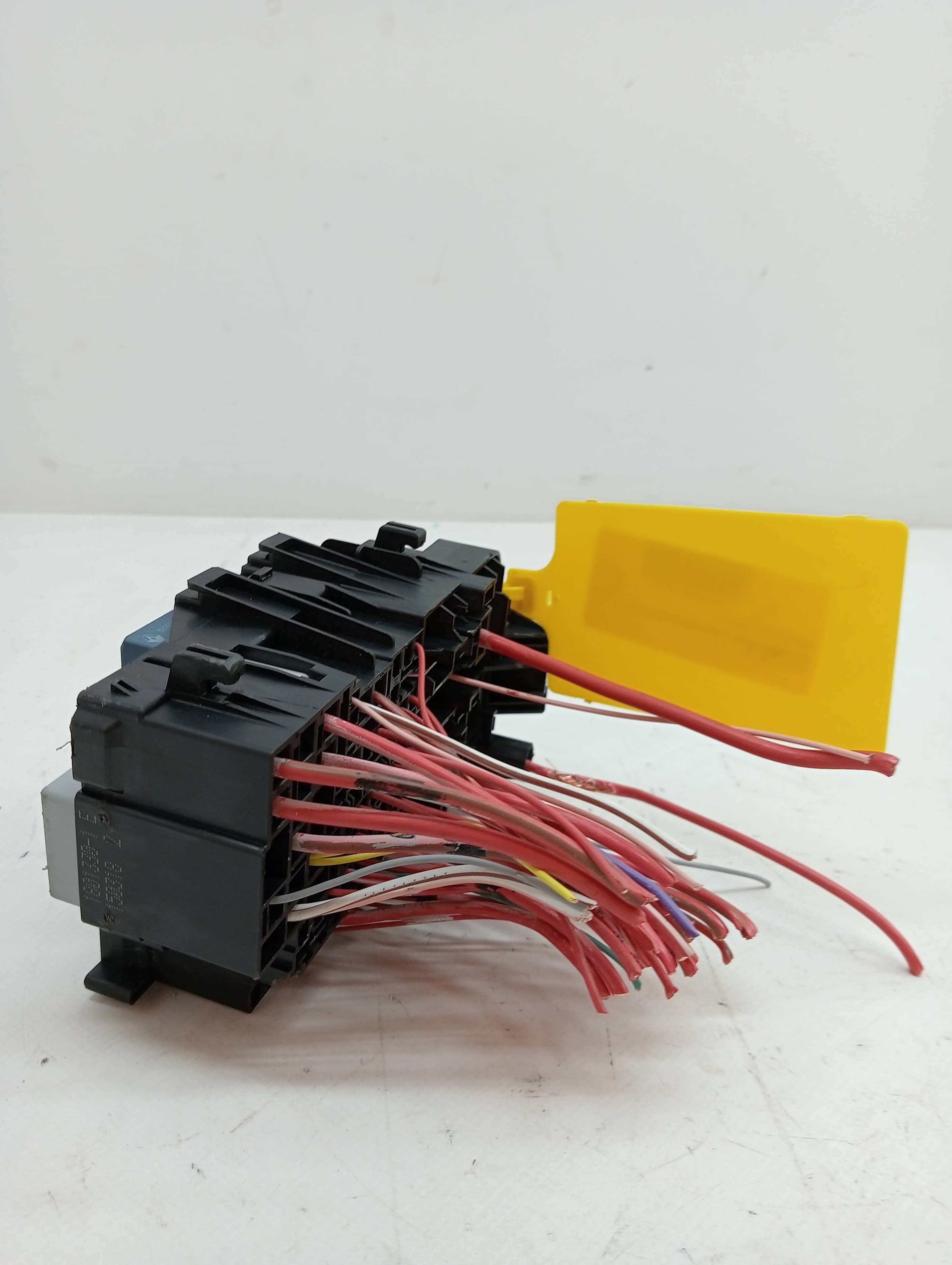 Caja reles / fusibles RENAULT MEGANE III BERLINA 5 P 2
