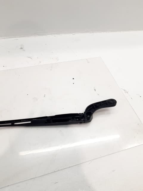 Brazo limpia delantero izquierdo AUDI A6 BERLINA (4B2) 2