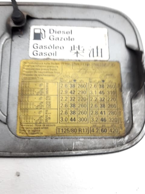 Tapa exterior combustible AUDI A6 BERLINA (4B2) 2
