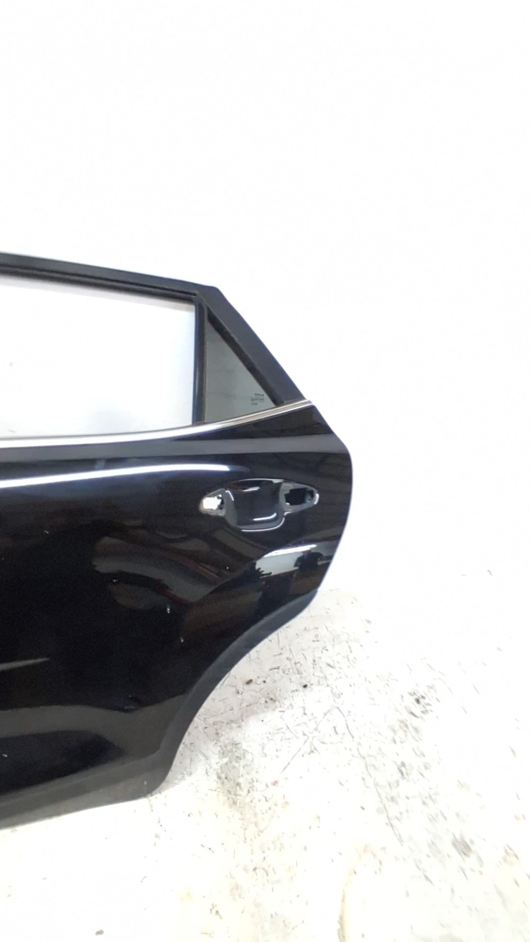Puerta trasera izquierda KIA STONIC 4