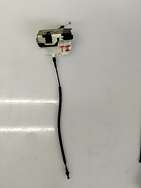 Cerradura puerta trasera izquierda CITROEN C3