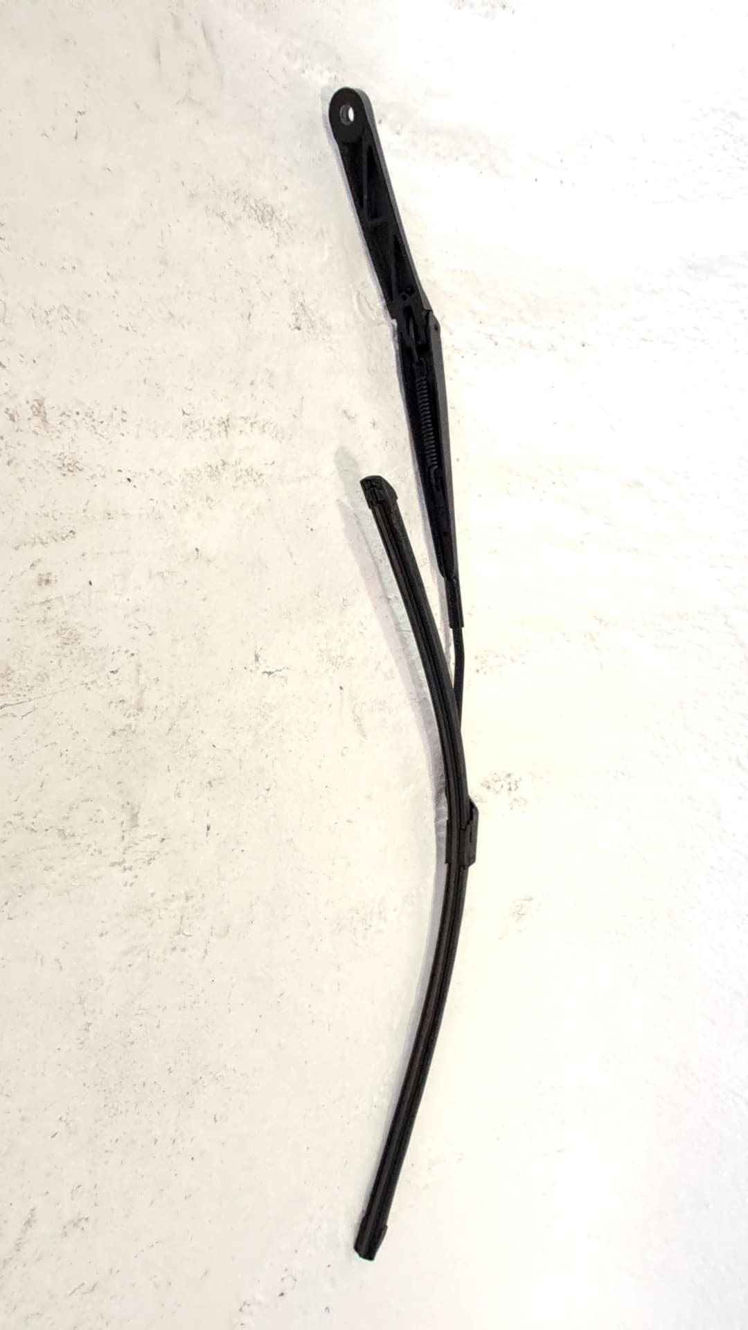 Brazo limpia delantero izquierdo SEAT ATECA (KH7) 2