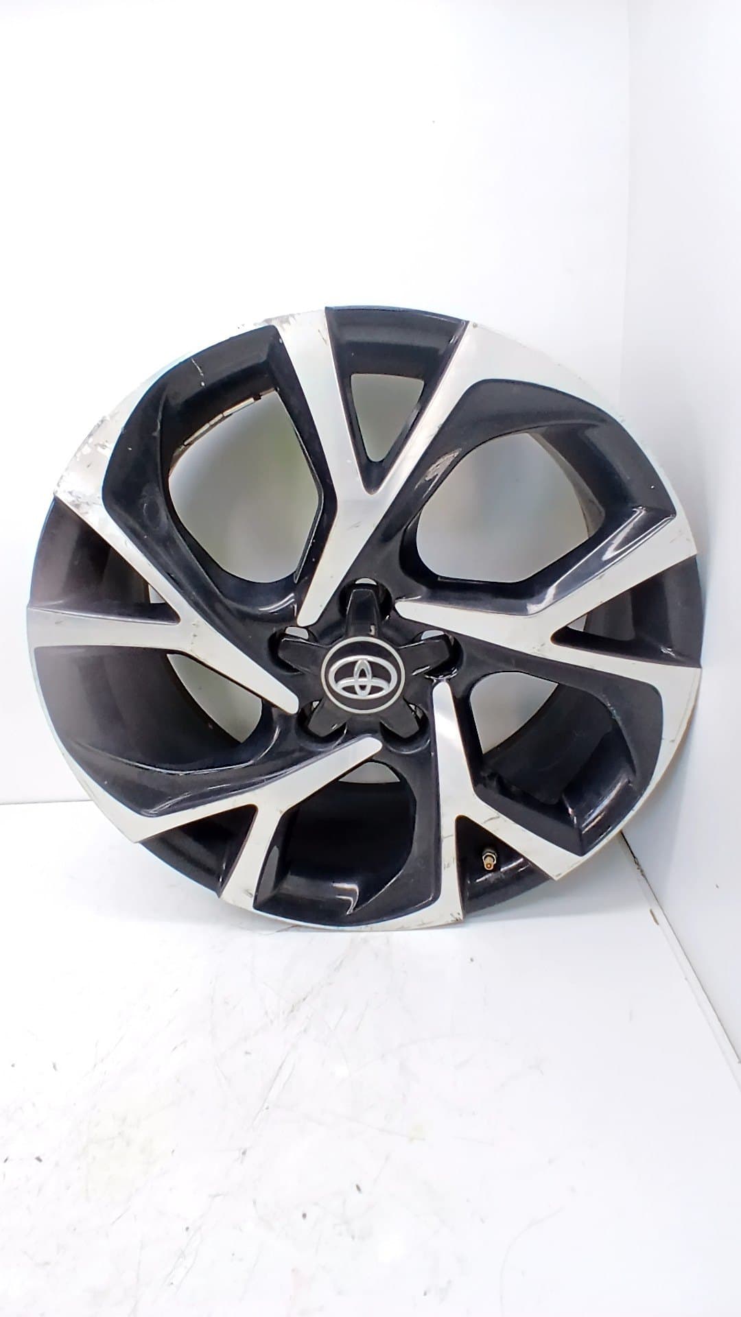 Llanta TOYOTA C-HR