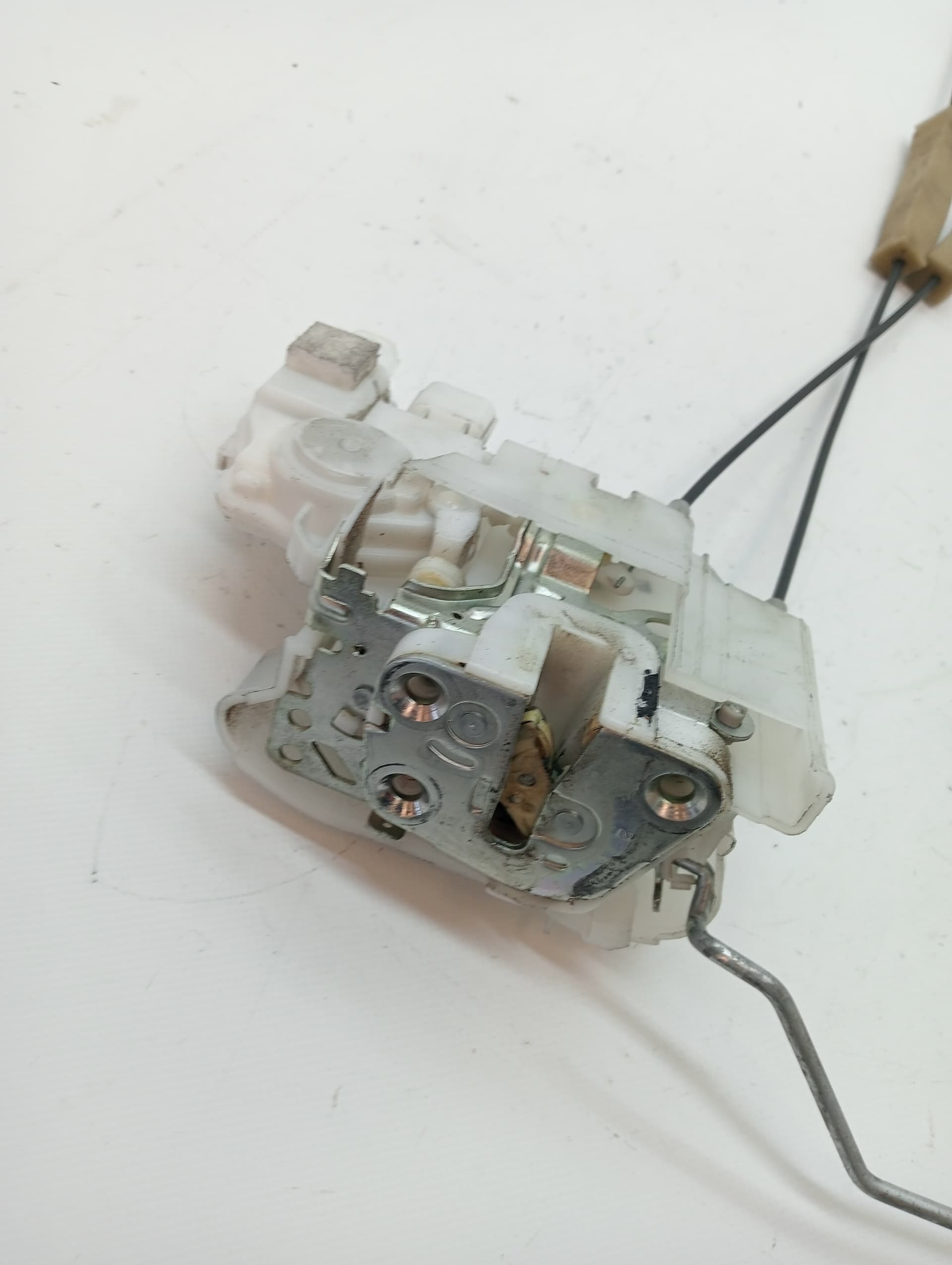 Cerradura puerta delantera derecha SUBARU LEGACY FAMILIAR/OUTBACK B13 (BP) 2