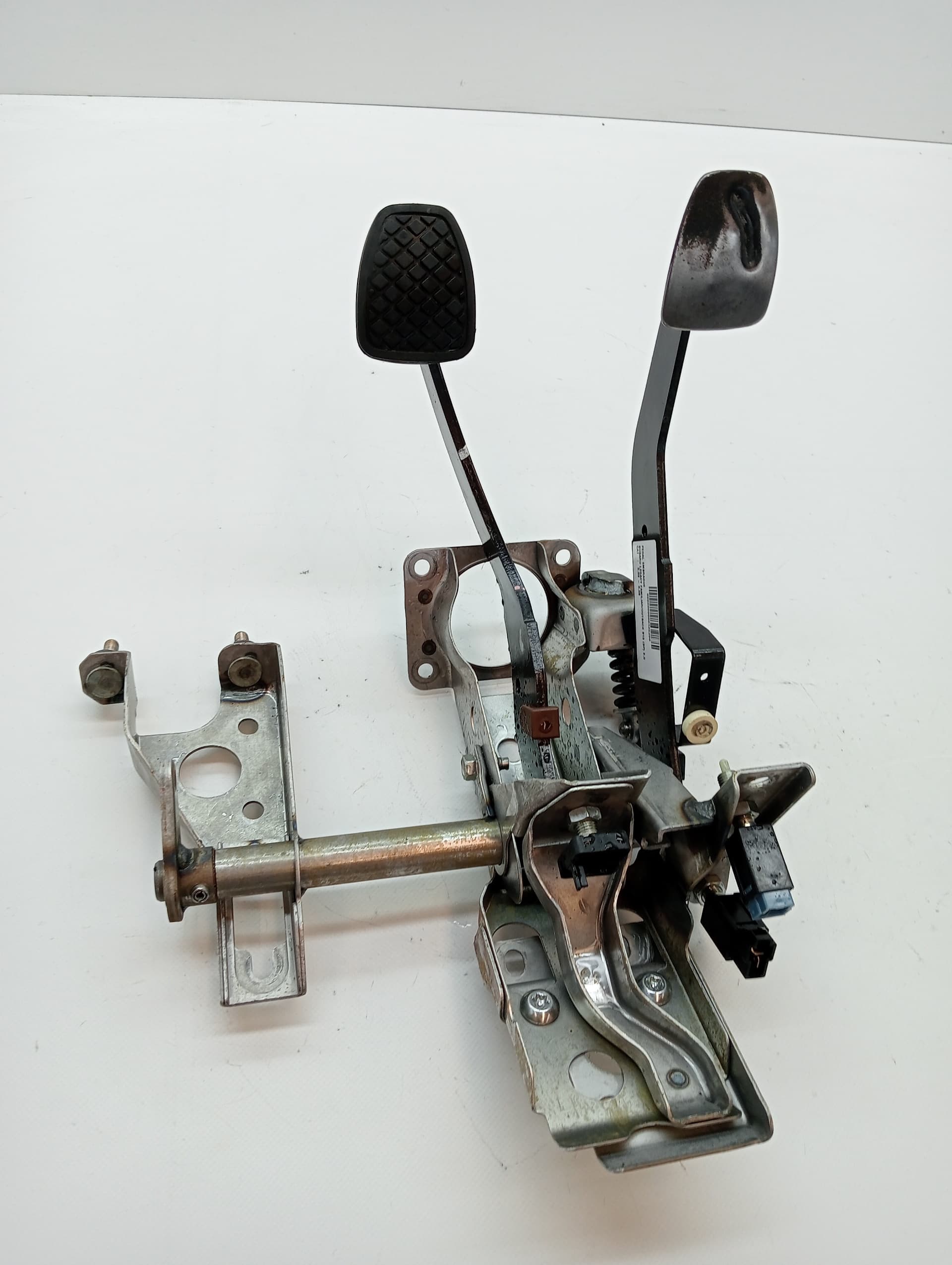 Pedal embrague SUBARU LEGACY FAMILIAR/OUTBACK B13 (BP)